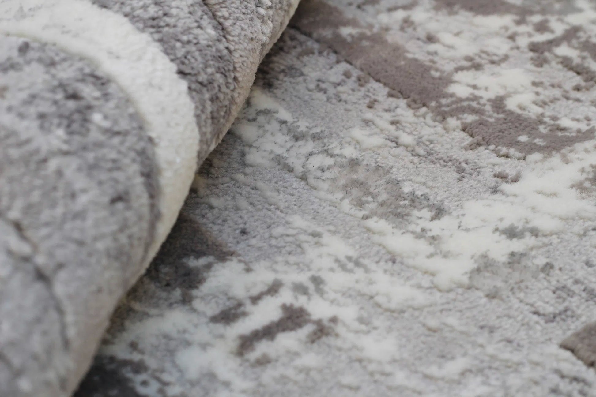 Gurel Grey White Carpet (Rectangle)