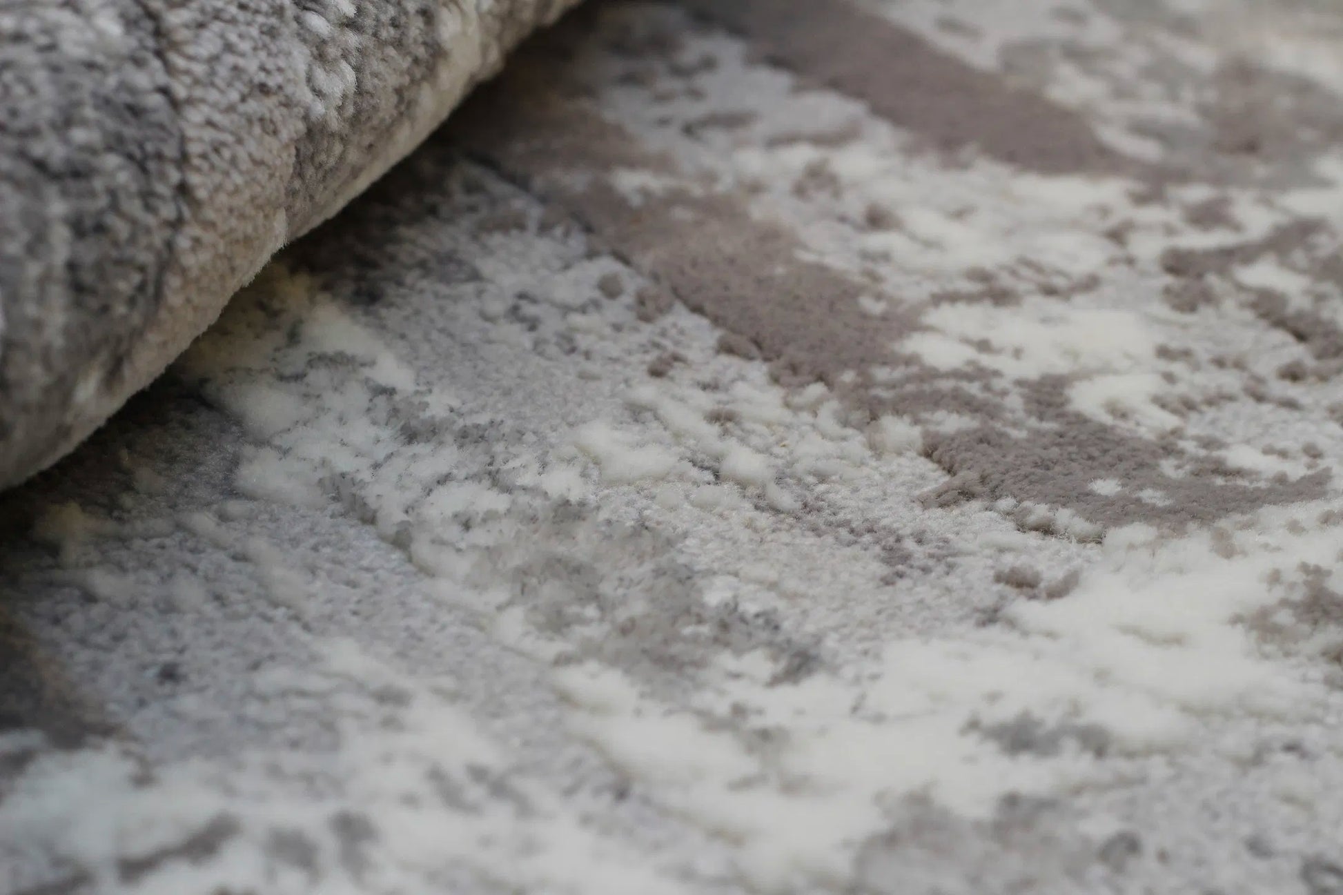 Gurel Grey White Carpet (Rectangle)