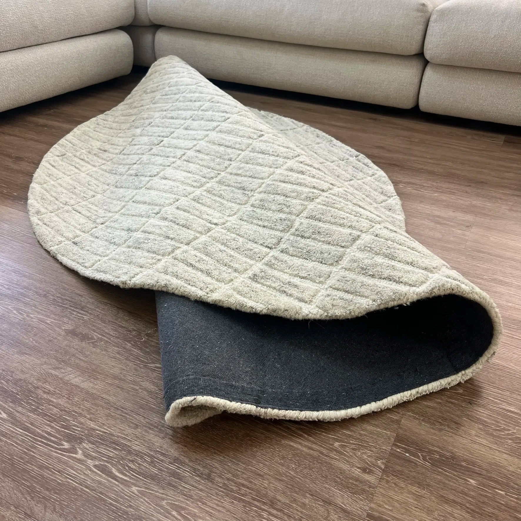 Pure Wool Carpet Checkers Grey (Round)