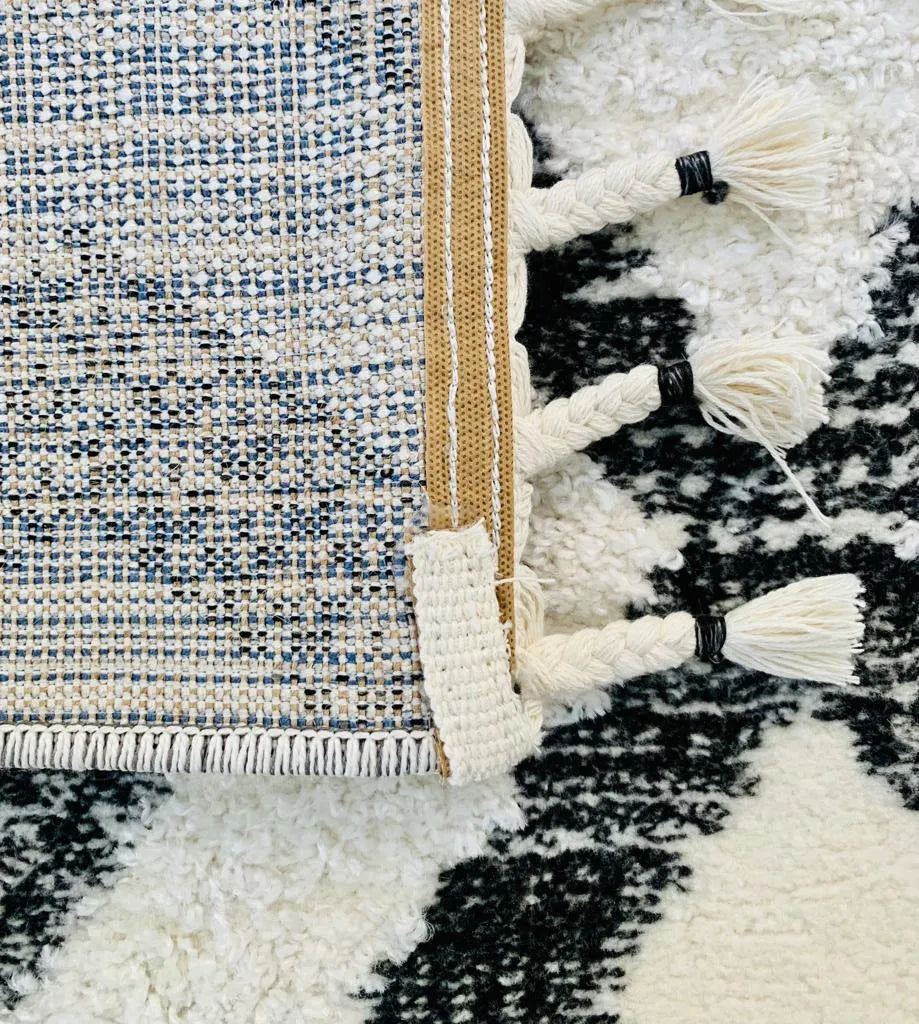 Nikka Cream Black Carpet (Rectangle)