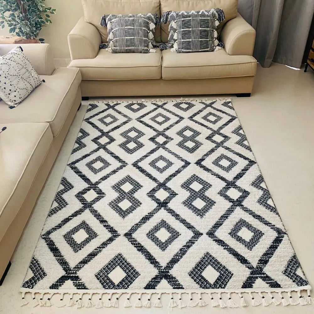 Nikka Cream Black Carpet (Rectangle)