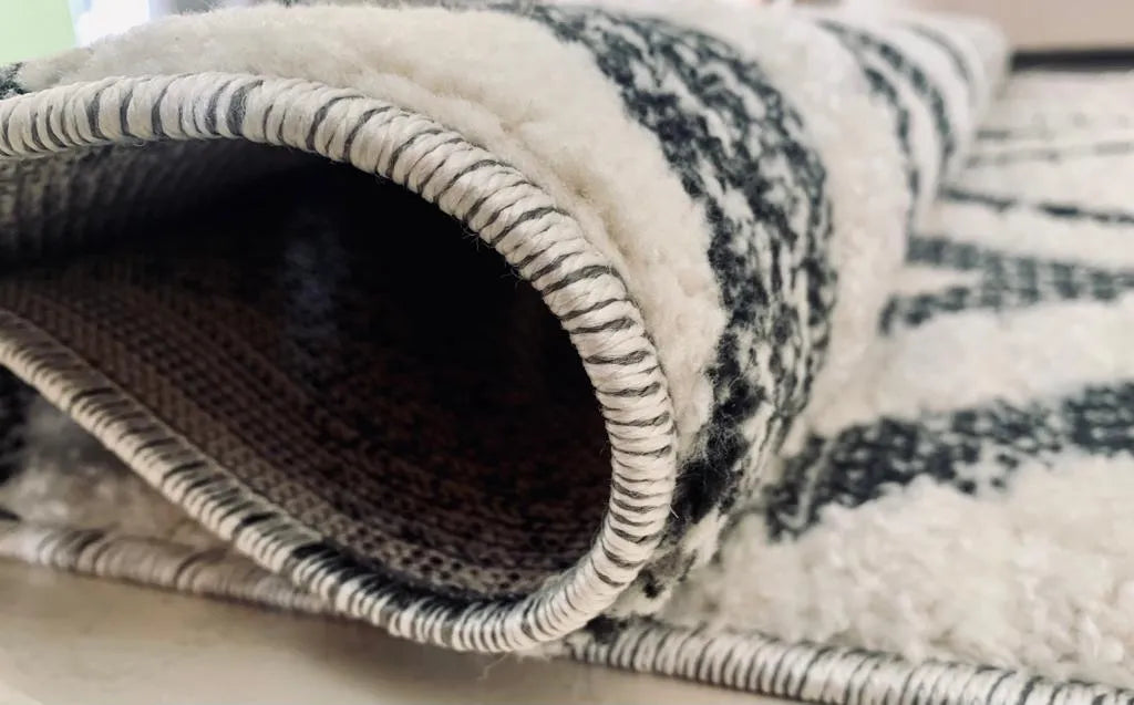 Nikka Cream Black Carpet (Rectangle)