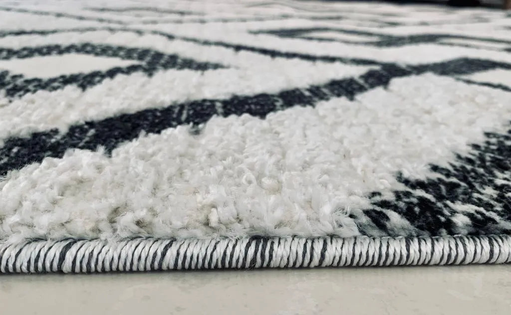 Nikka Cream Black Carpet (Rectangle)