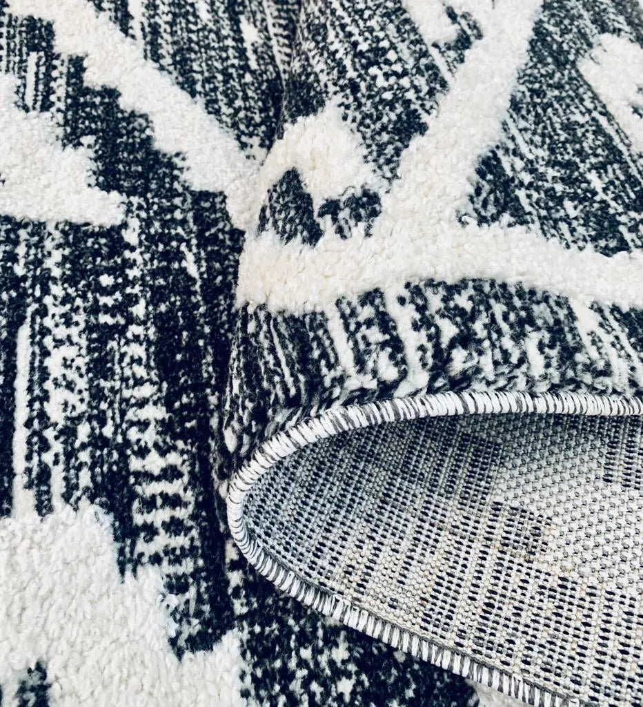 Iona Cream Black Carpet (Rectangle)