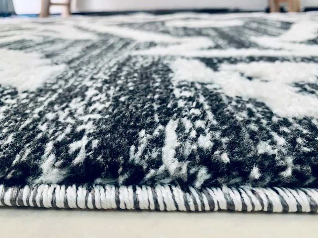 Iona Cream Black Carpet (Rectangle)