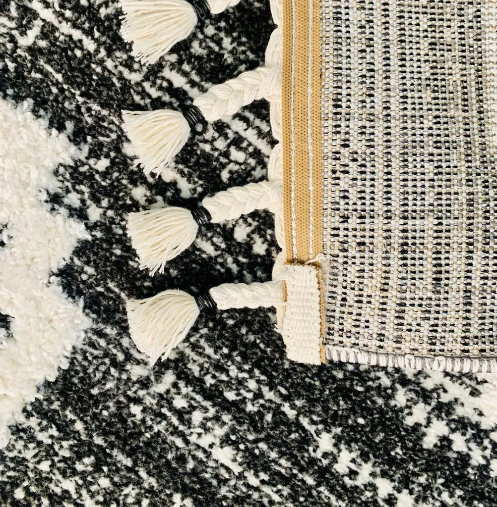 Iona Cream Black Carpet (Rectangle)