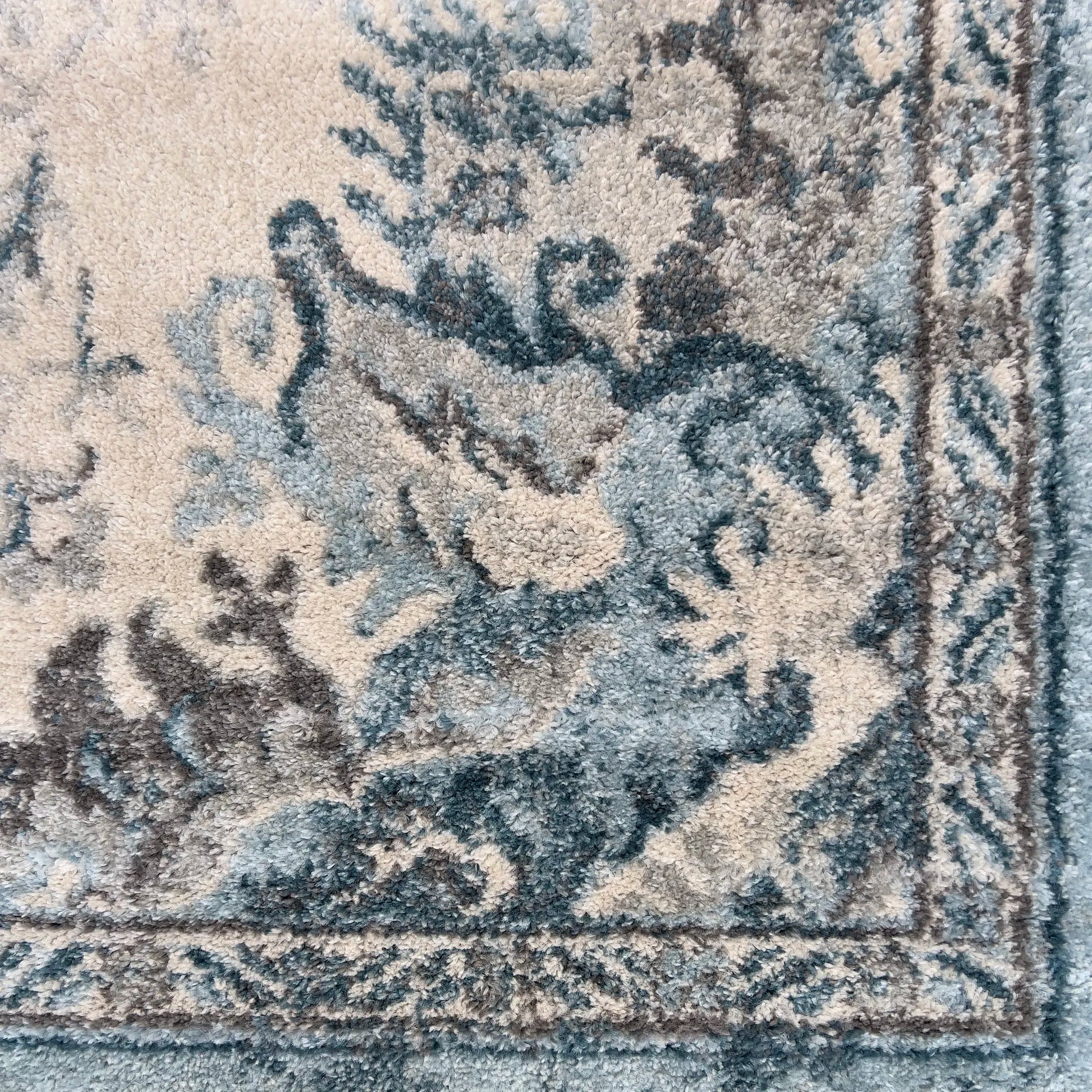 Messini Distressed Design Cream Blue Carpet (Square)