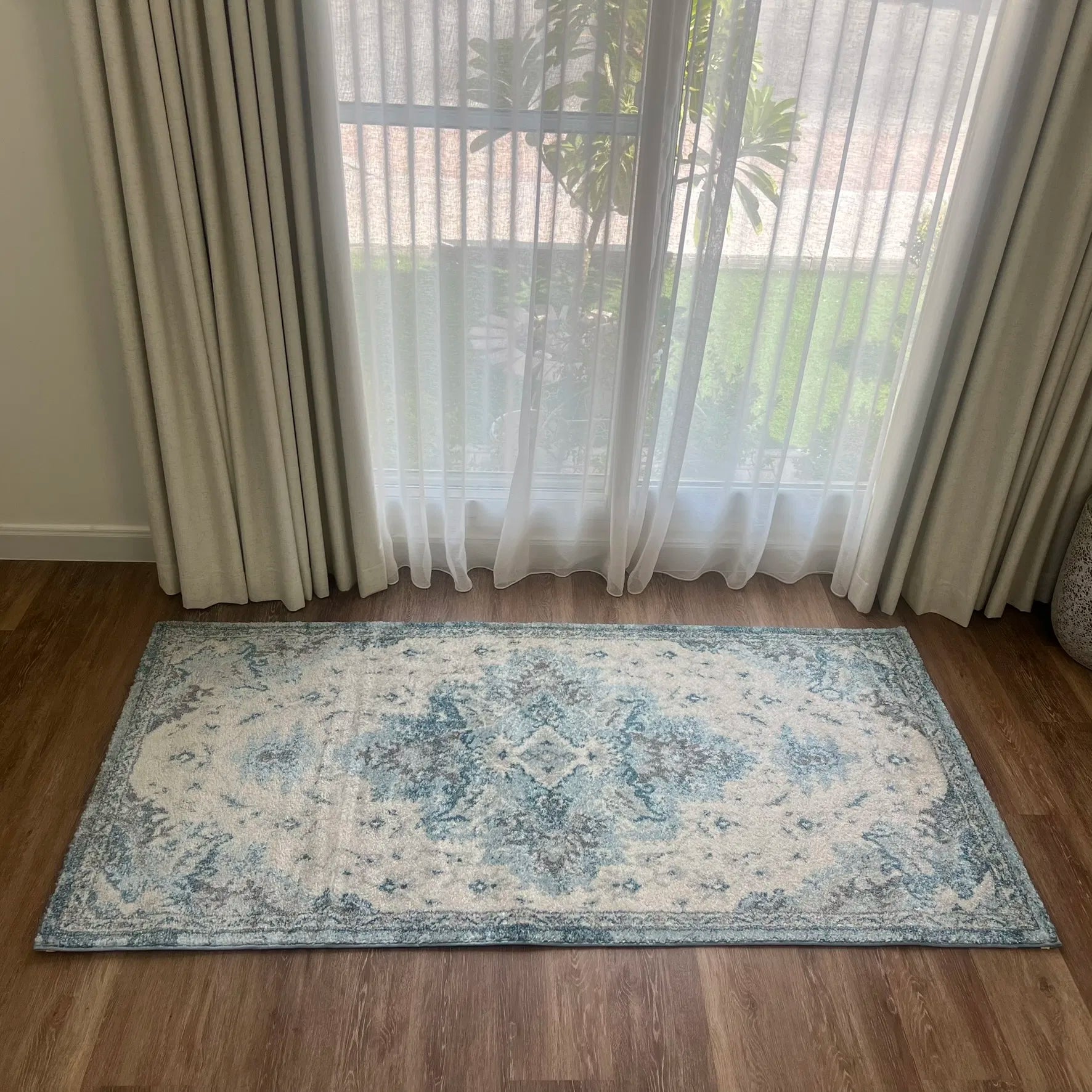 Messini Distressed Design Cream Blue Carpet (Square)