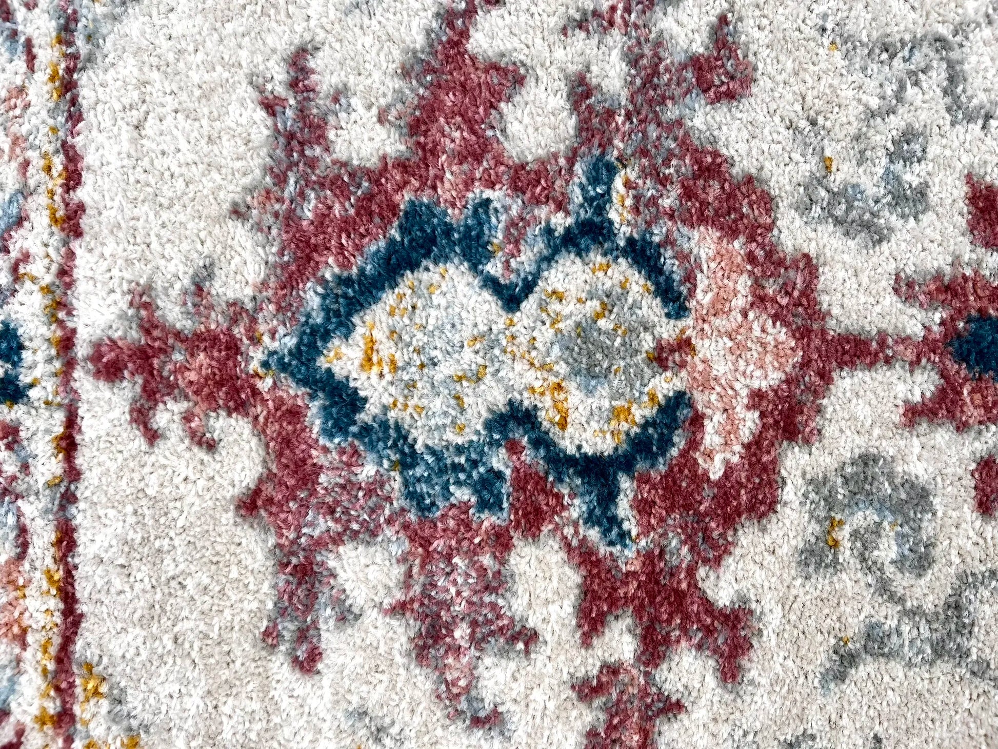 Epiva Cream Pink Distressed Design Carpet (Round)