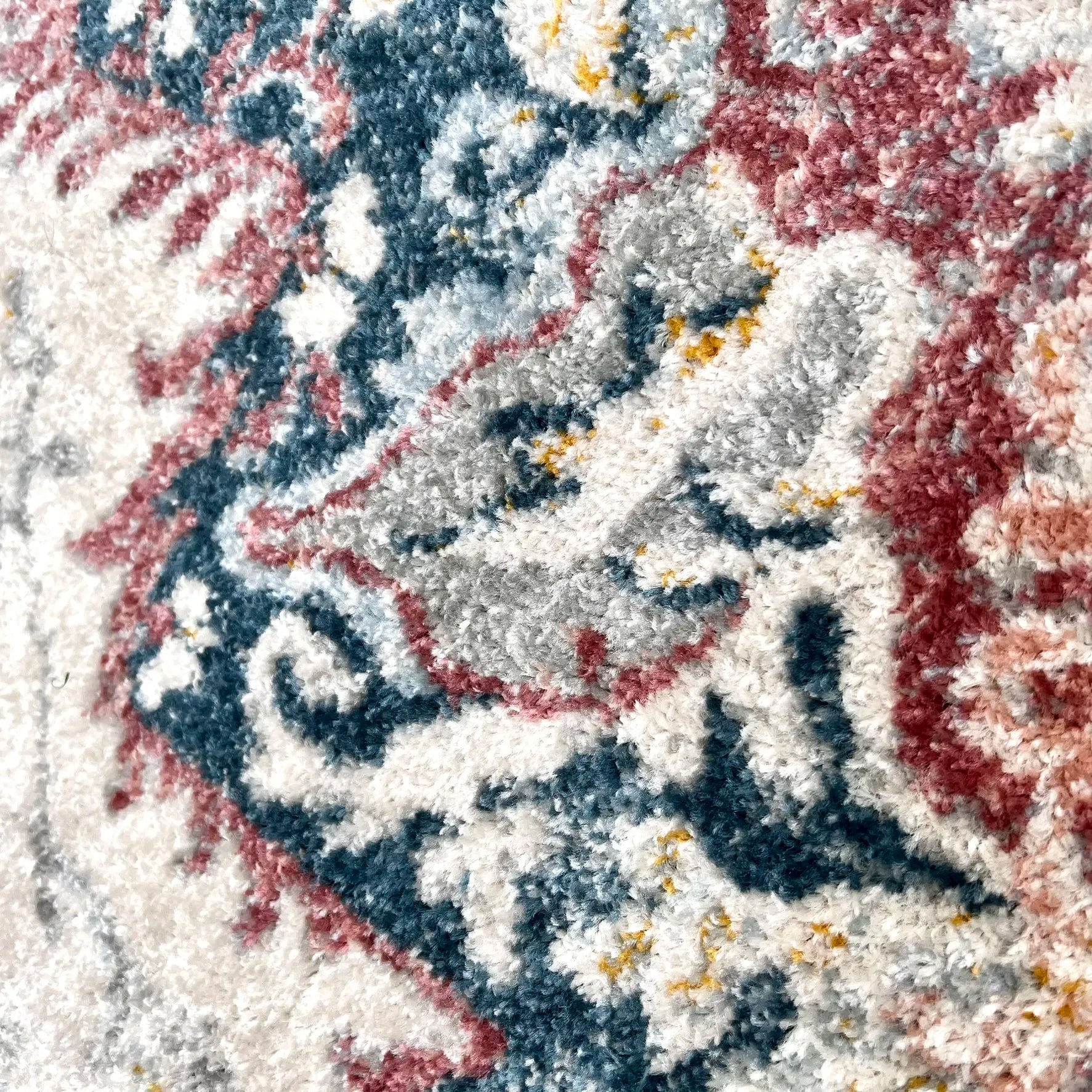 Epiva Cream Pink Distressed Design Carpet (Rectangle)