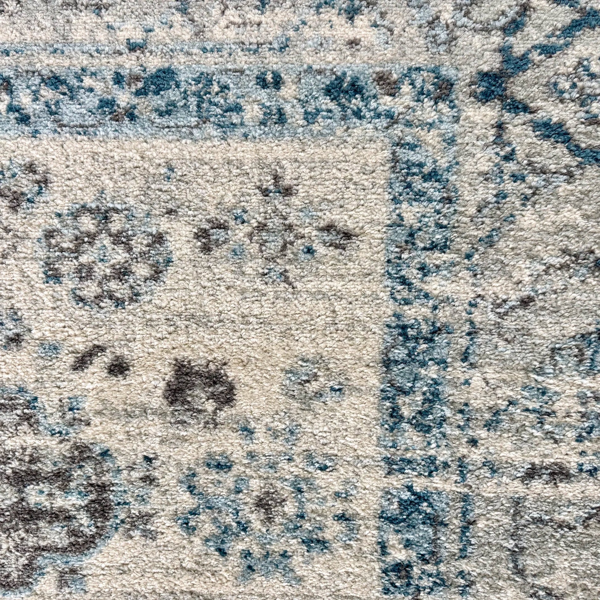 Renaissance Cream Sky Blue Distressed Design Carpet (Rectangle)