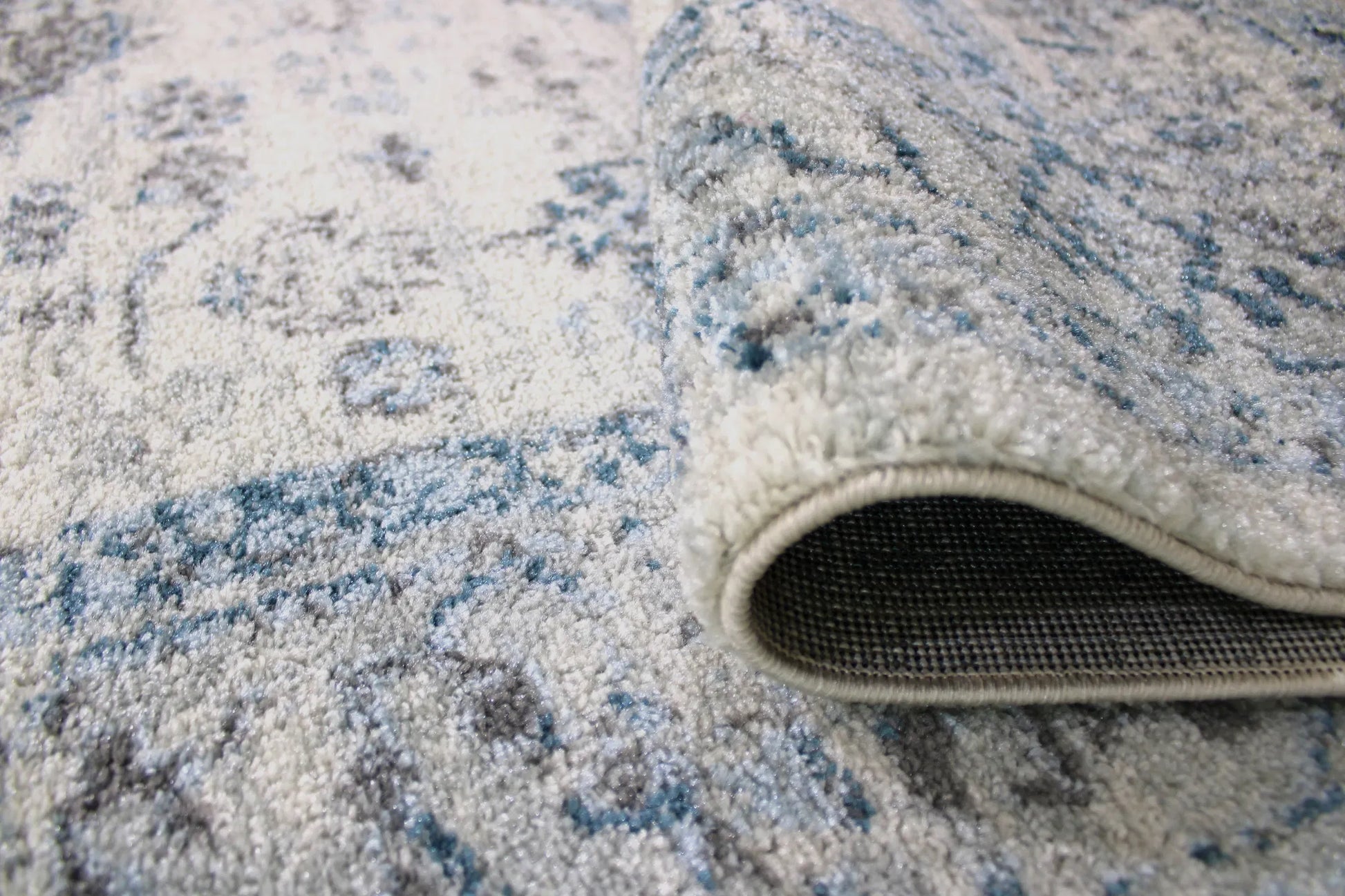 Renaissance Cream Sky Blue Distressed Design Carpet (Rectangle)