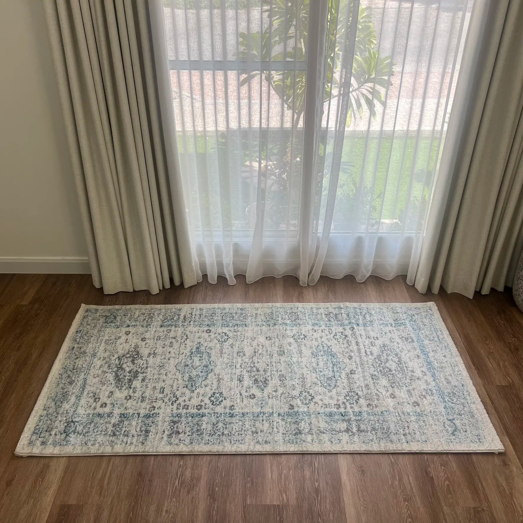 Renaissance Cream Sky Blue Distressed Design Carpet (Runner)