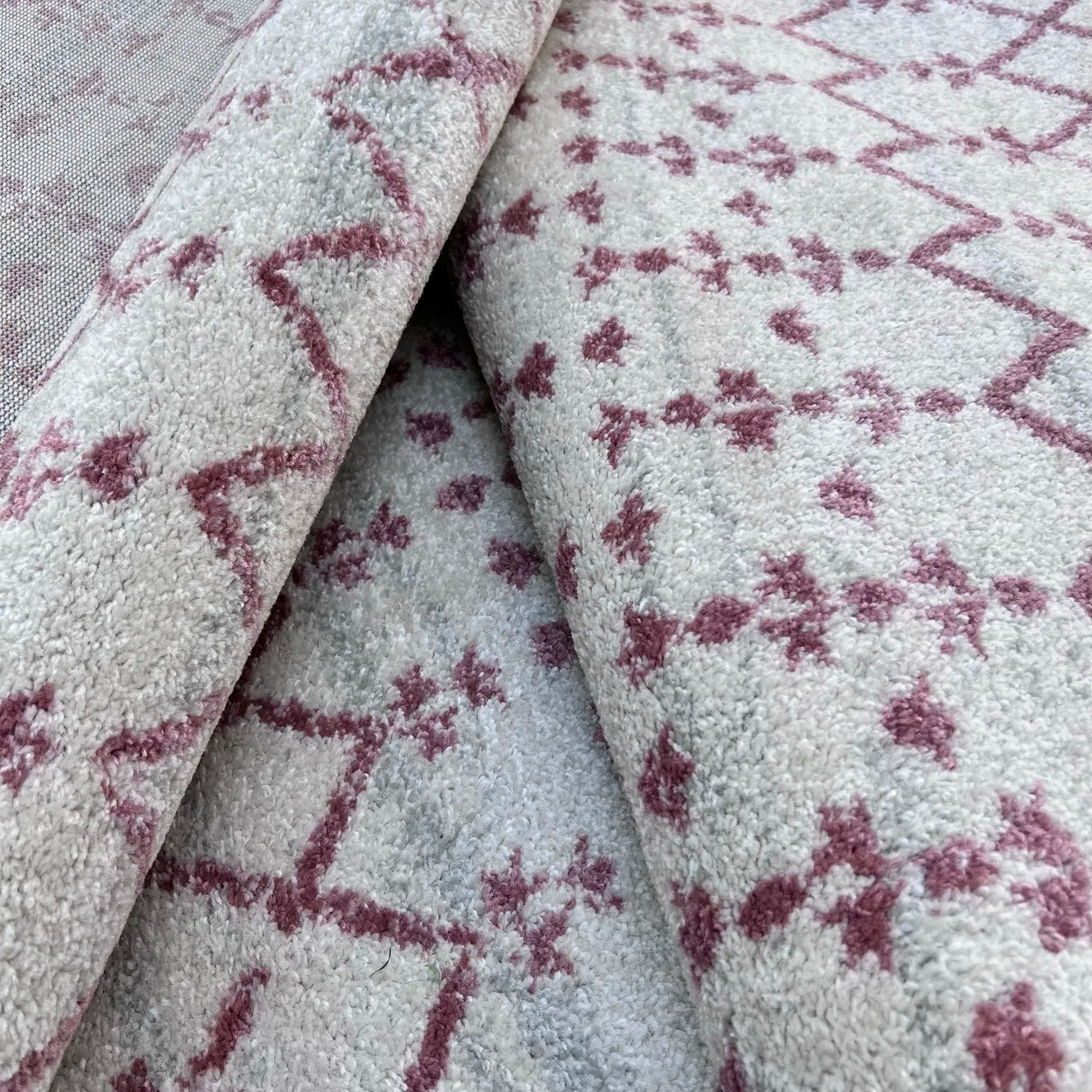 Arena Cream Pink Distressed Design Carpet (Runner)