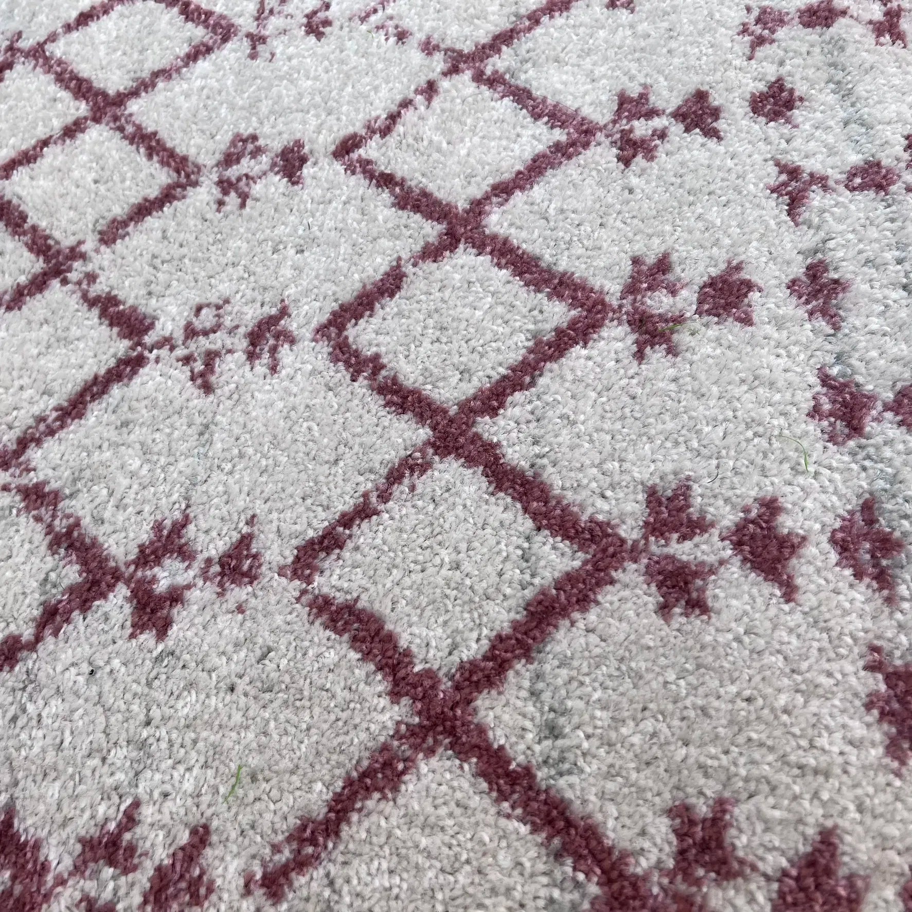Arena Cream Pink Distressed Design Carpet (Rectangle)