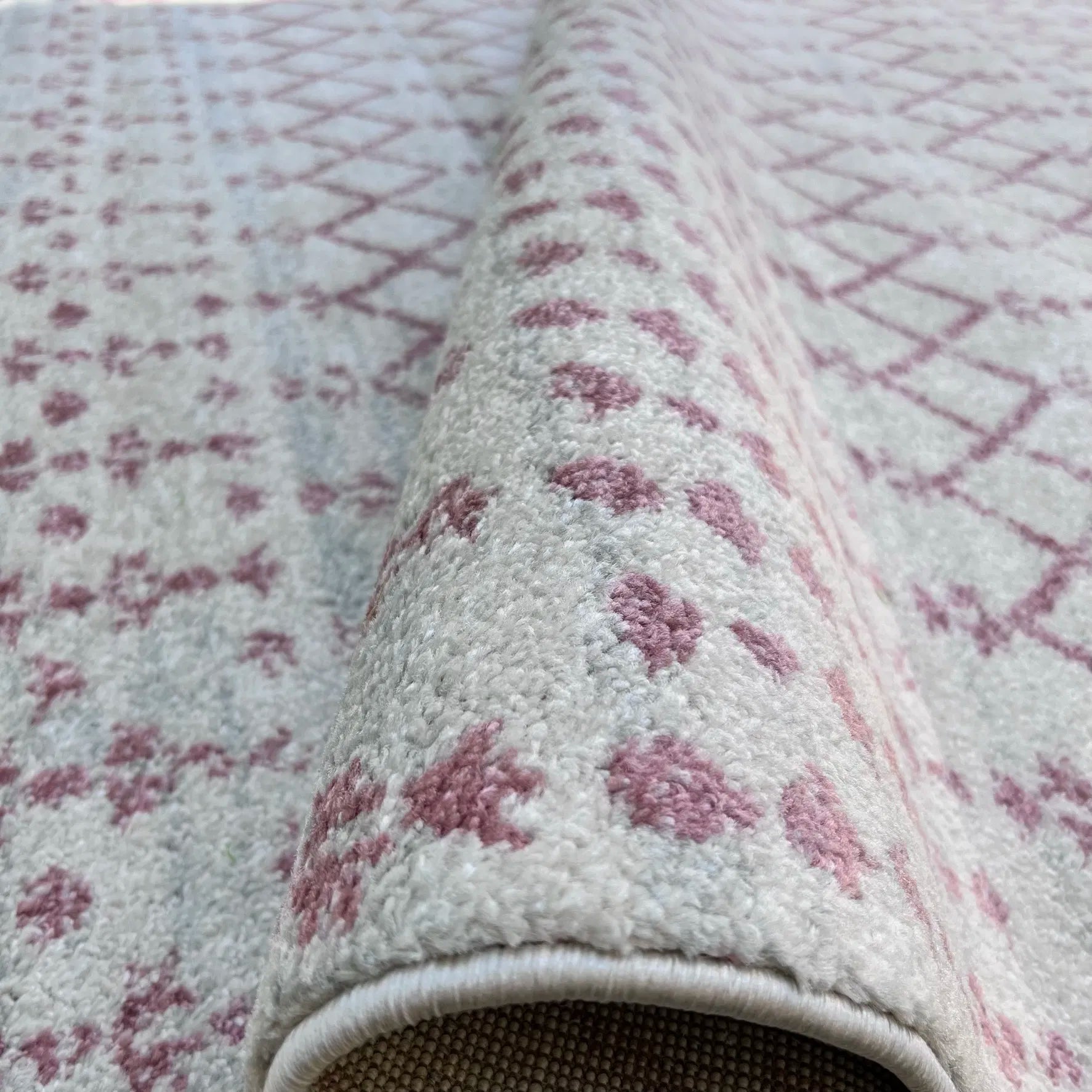 Arena Cream Pink Distressed Design Carpet (Runner)