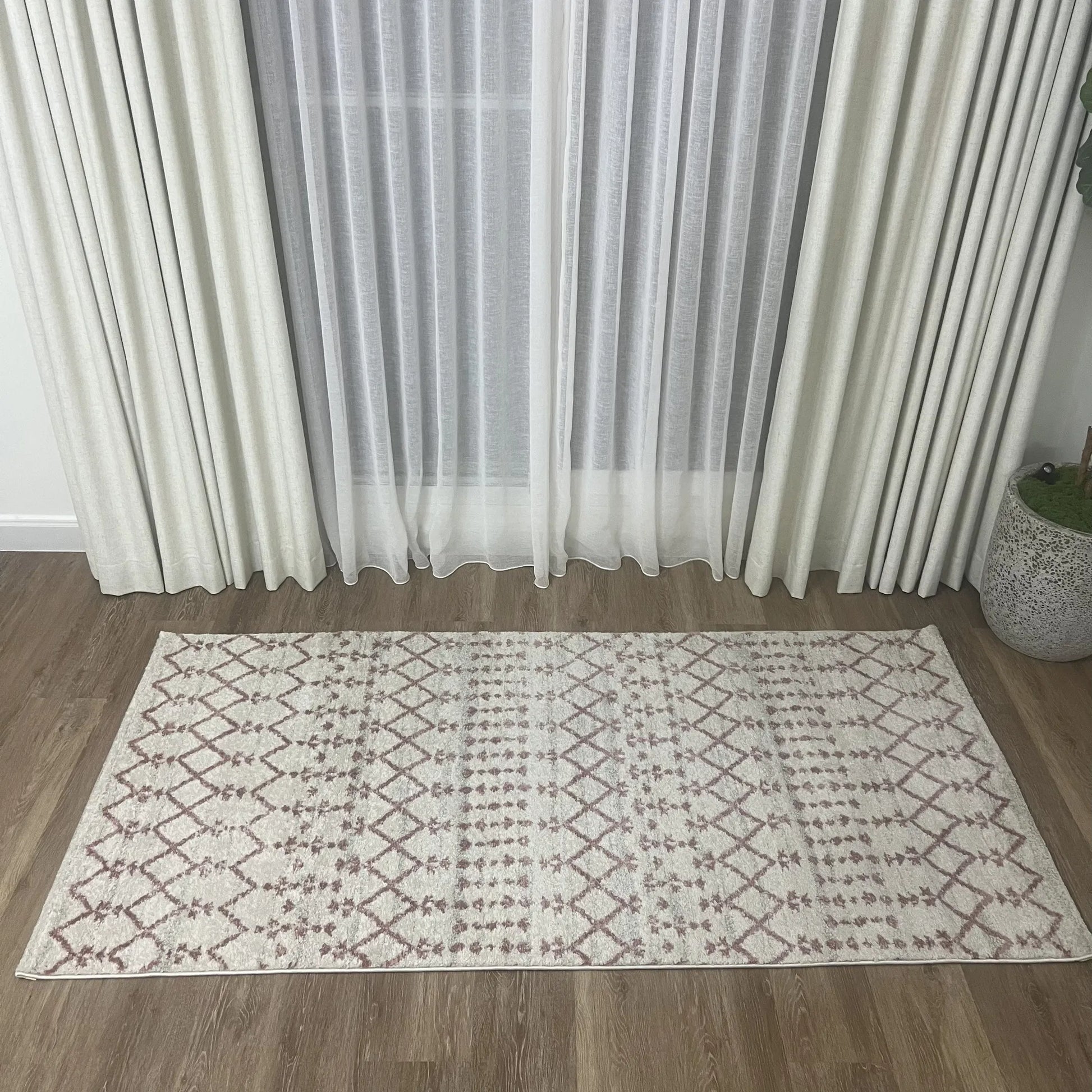 Arena Cream Pink Distressed Design Carpet (Runner)