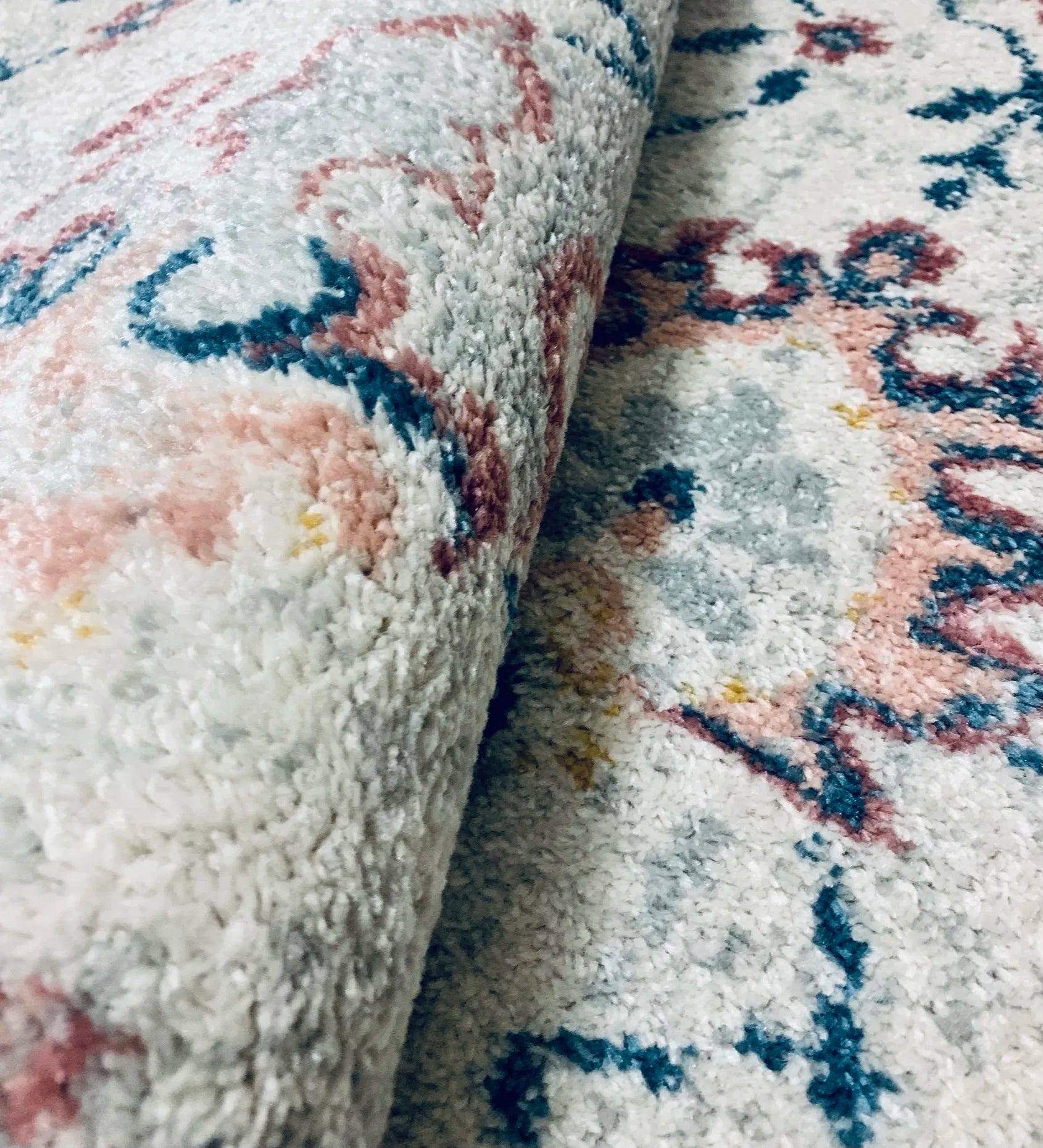 Vyron Distressed Design Cream Multicolour Carpet (Rectangle)