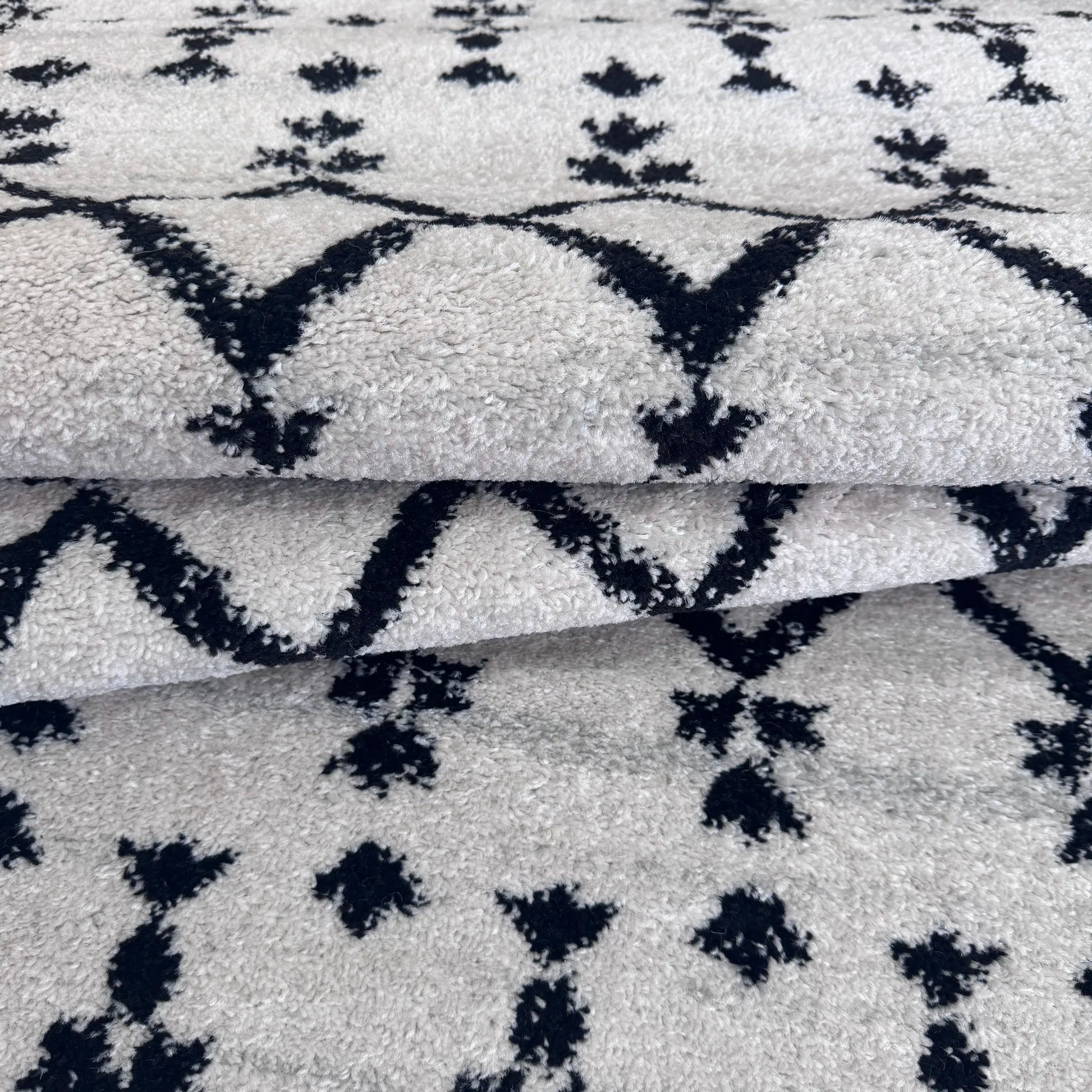 Rodos Cream Black Distressed Design Carpet (Runner)