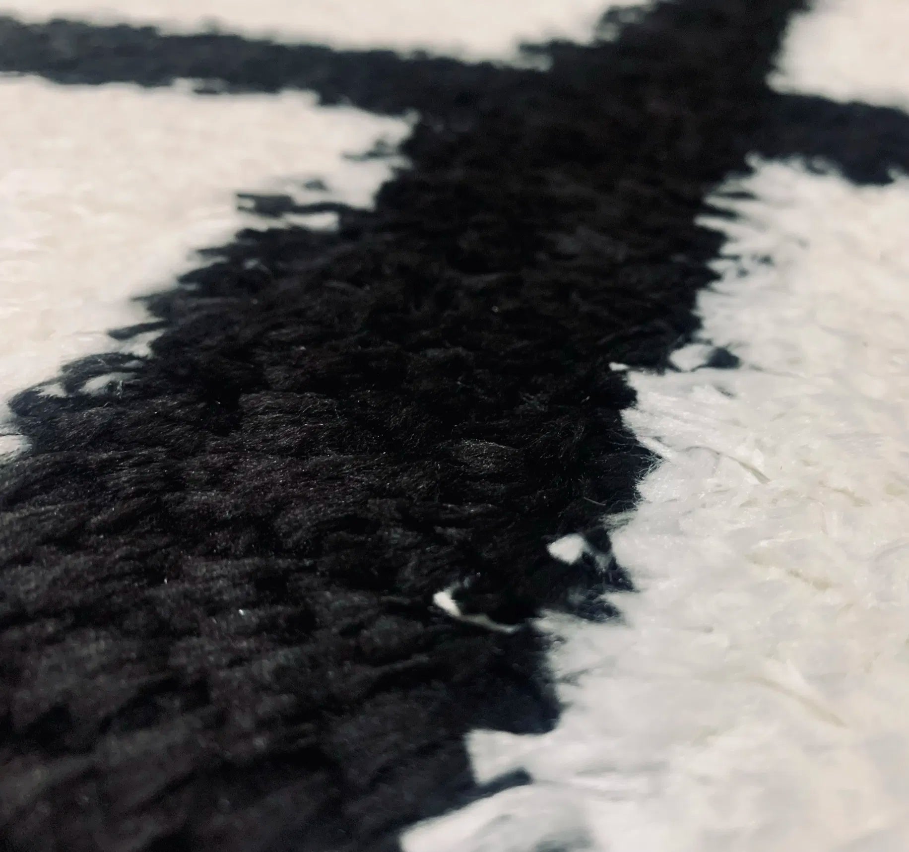 Xanthi Cream Black Carpet (Rectangle)