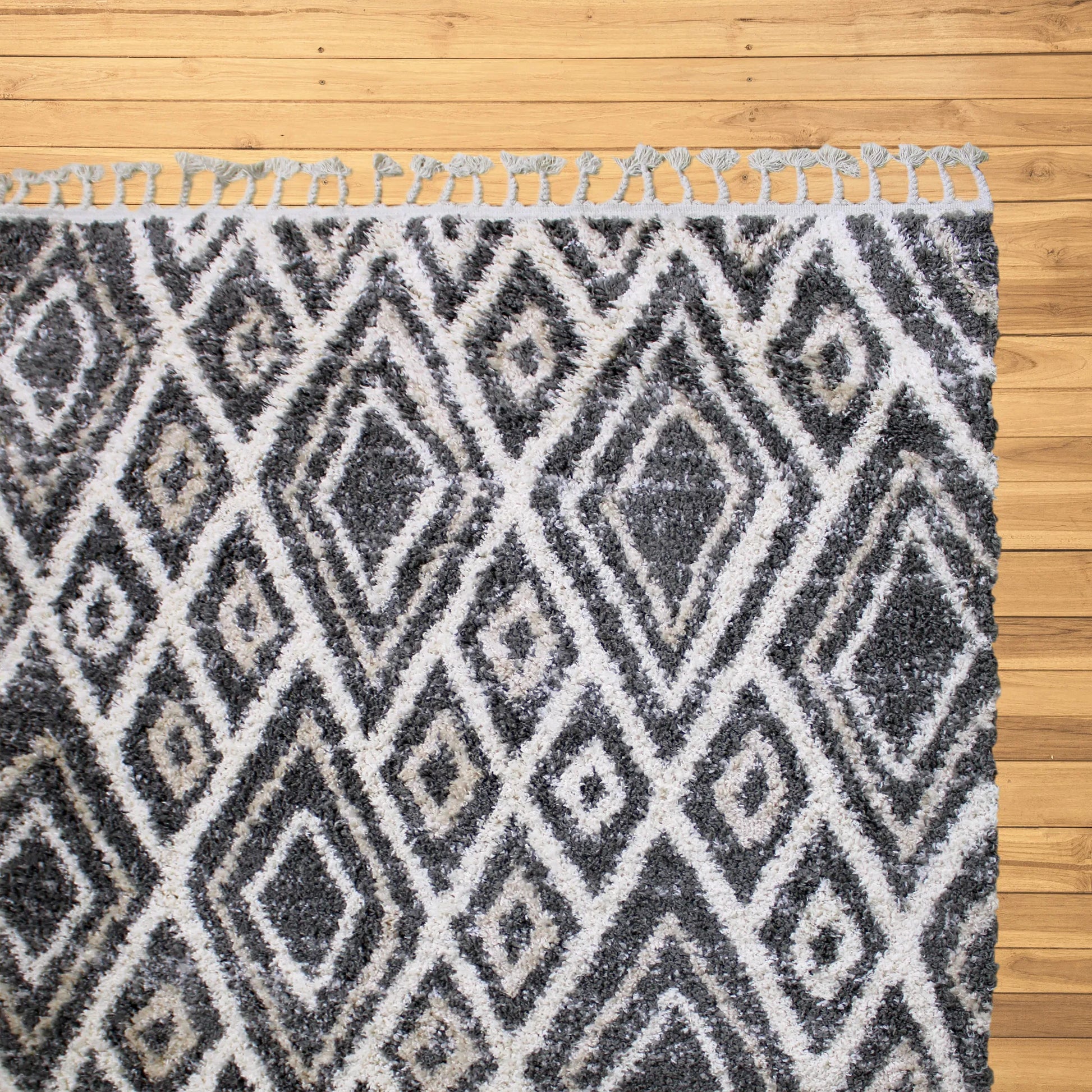 Mahek White, Grey Carpet (Rectangle)