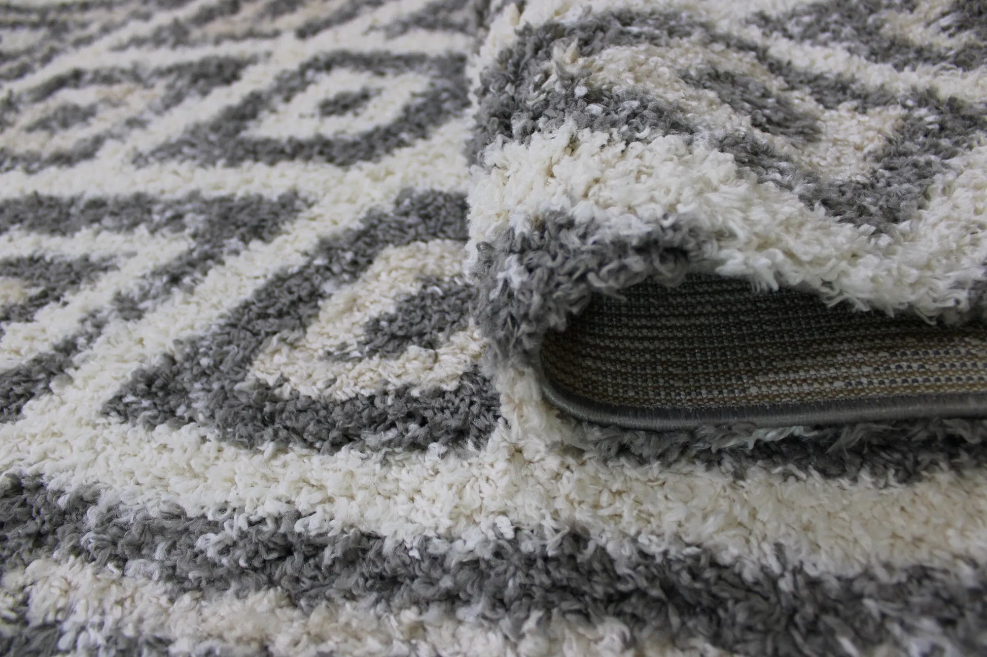 Mahek White, Grey Carpet (Rectangle)