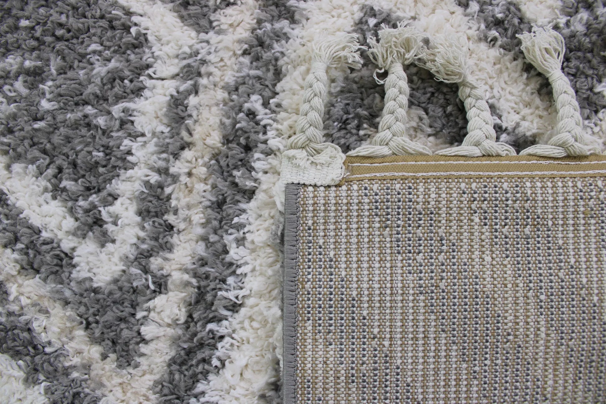 Mahek White, Grey Carpet (Rectangle)