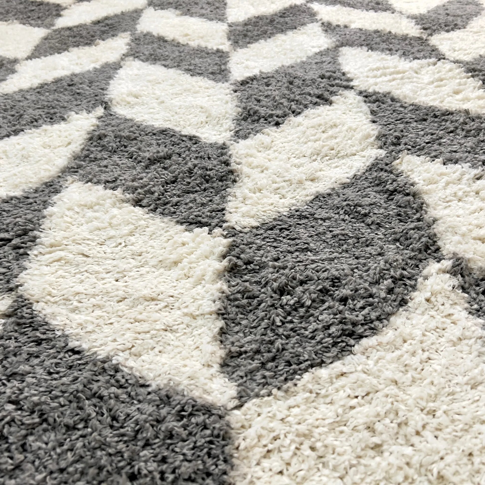 Arrow White, Grey Carpet (Rectangle)