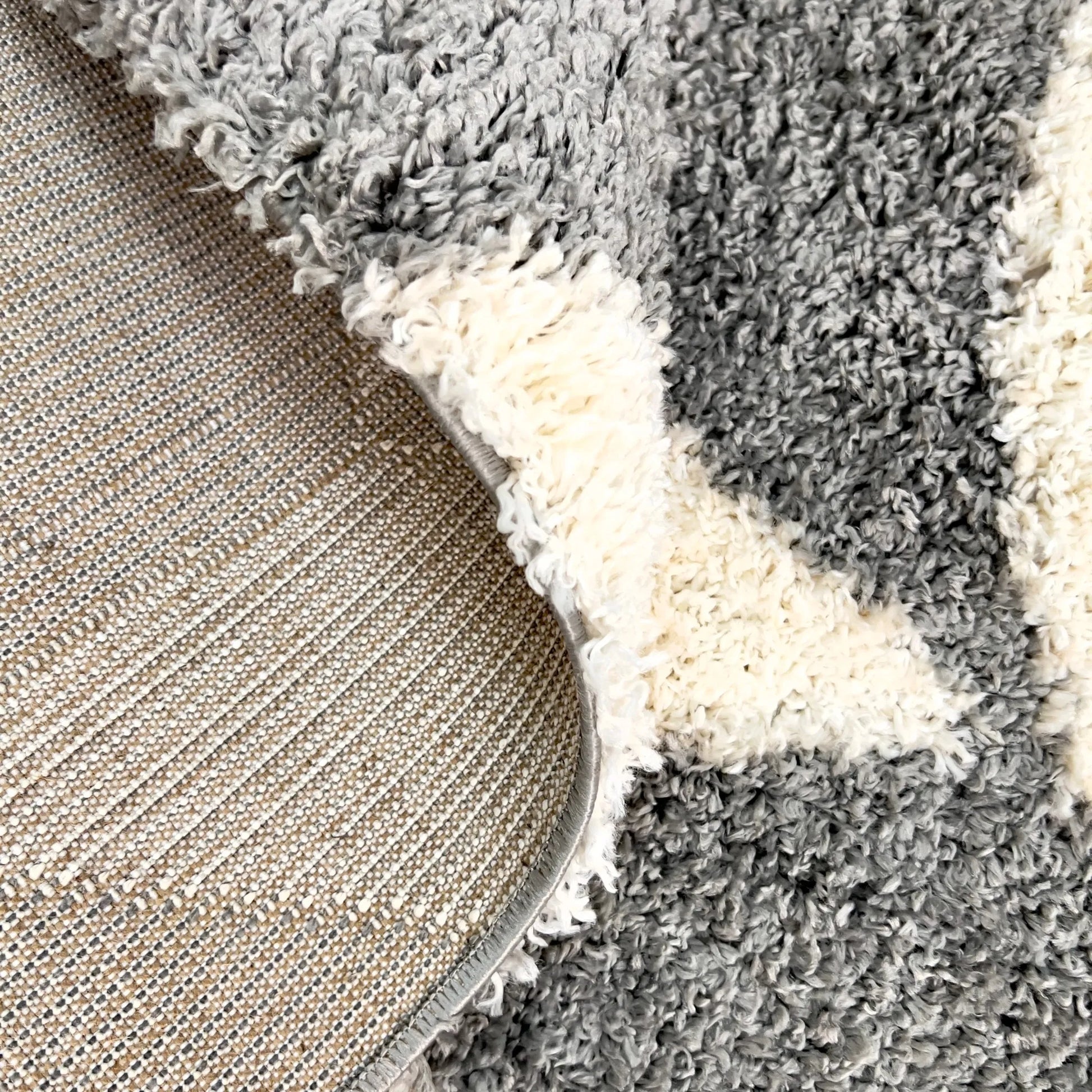 Arrow White, Grey Carpet (Rectangle)