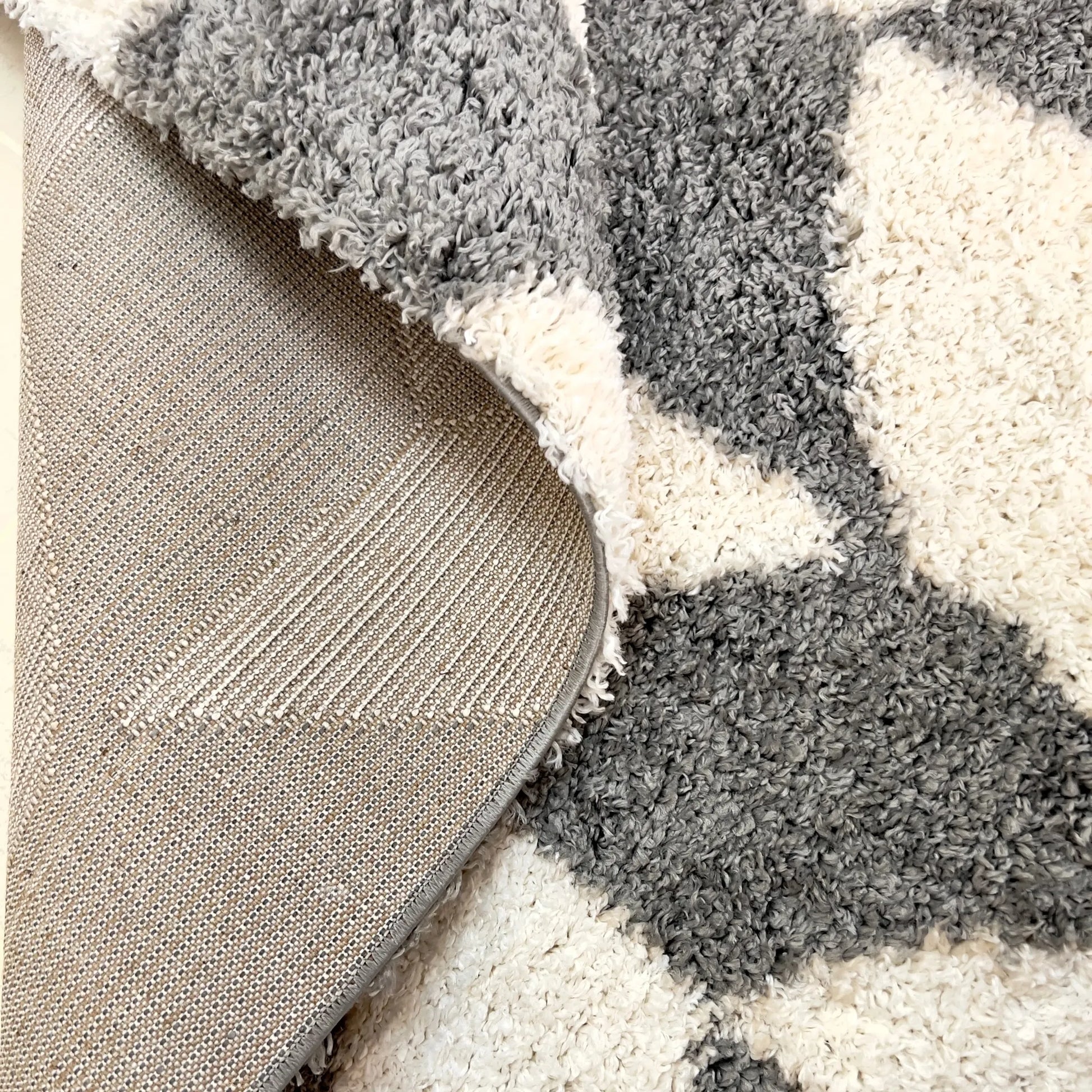 Arrow White, Grey Carpet (Rectangle)
