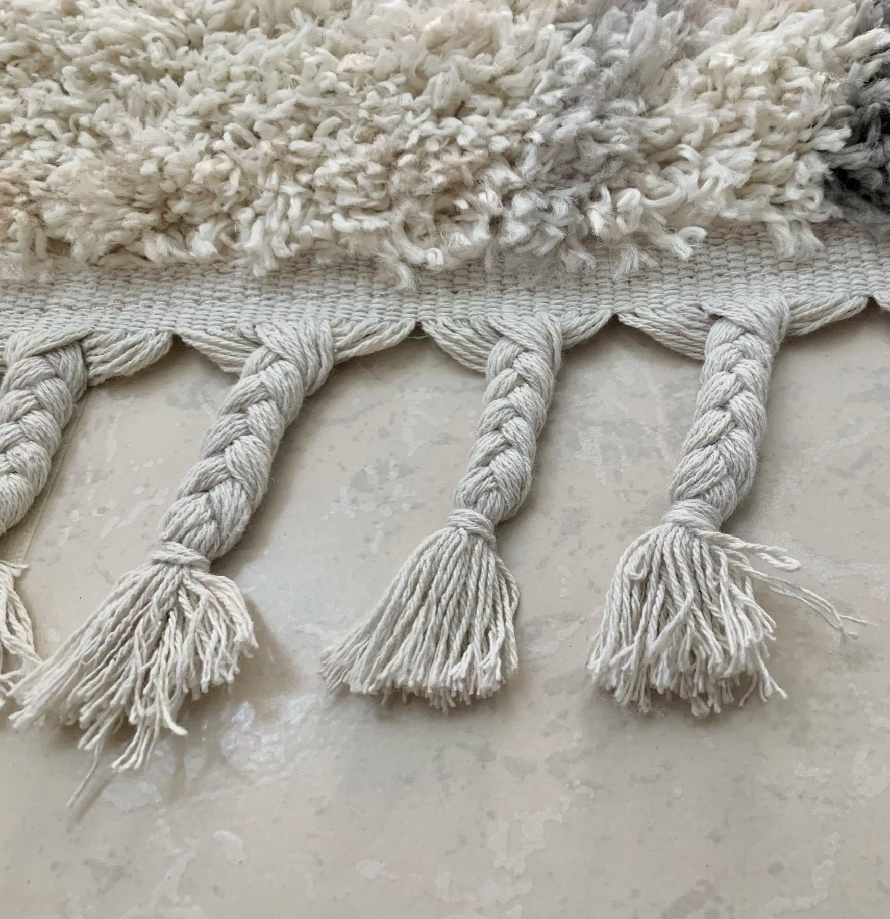 Musa-White,-Grey-Carpet-(Rectangle)