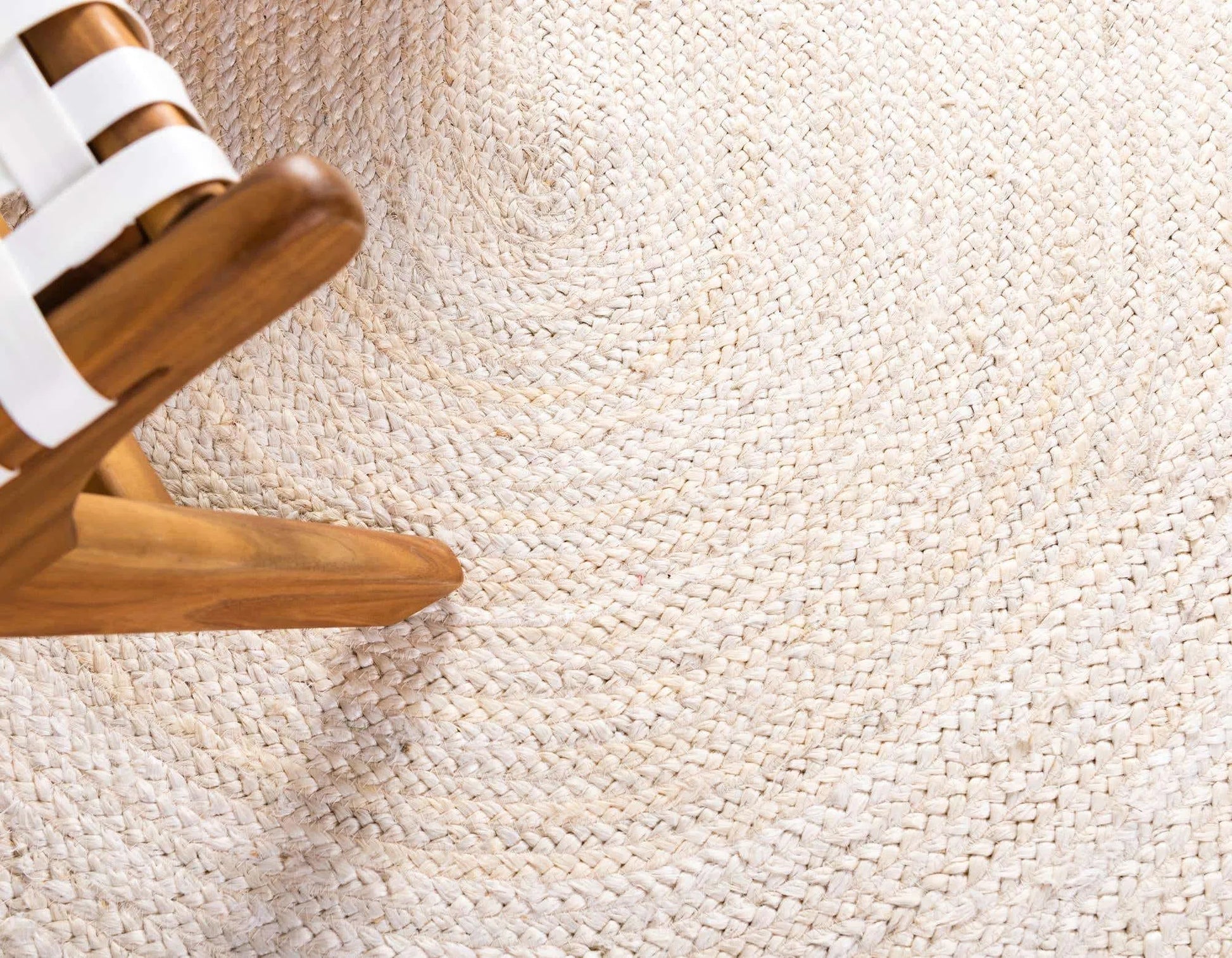 Peramos Natural Beige, White Carpet (Round)