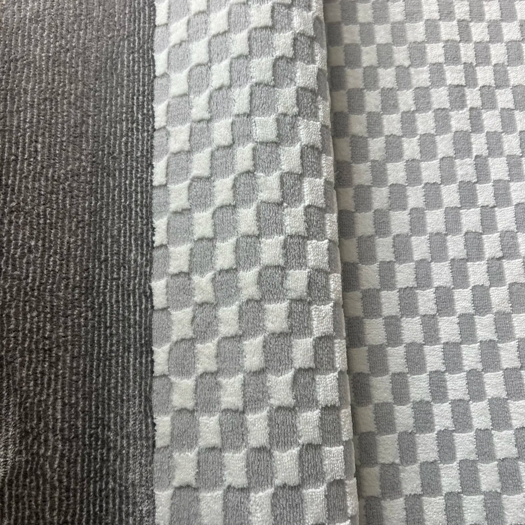 Garry Grey Carpet (Round)