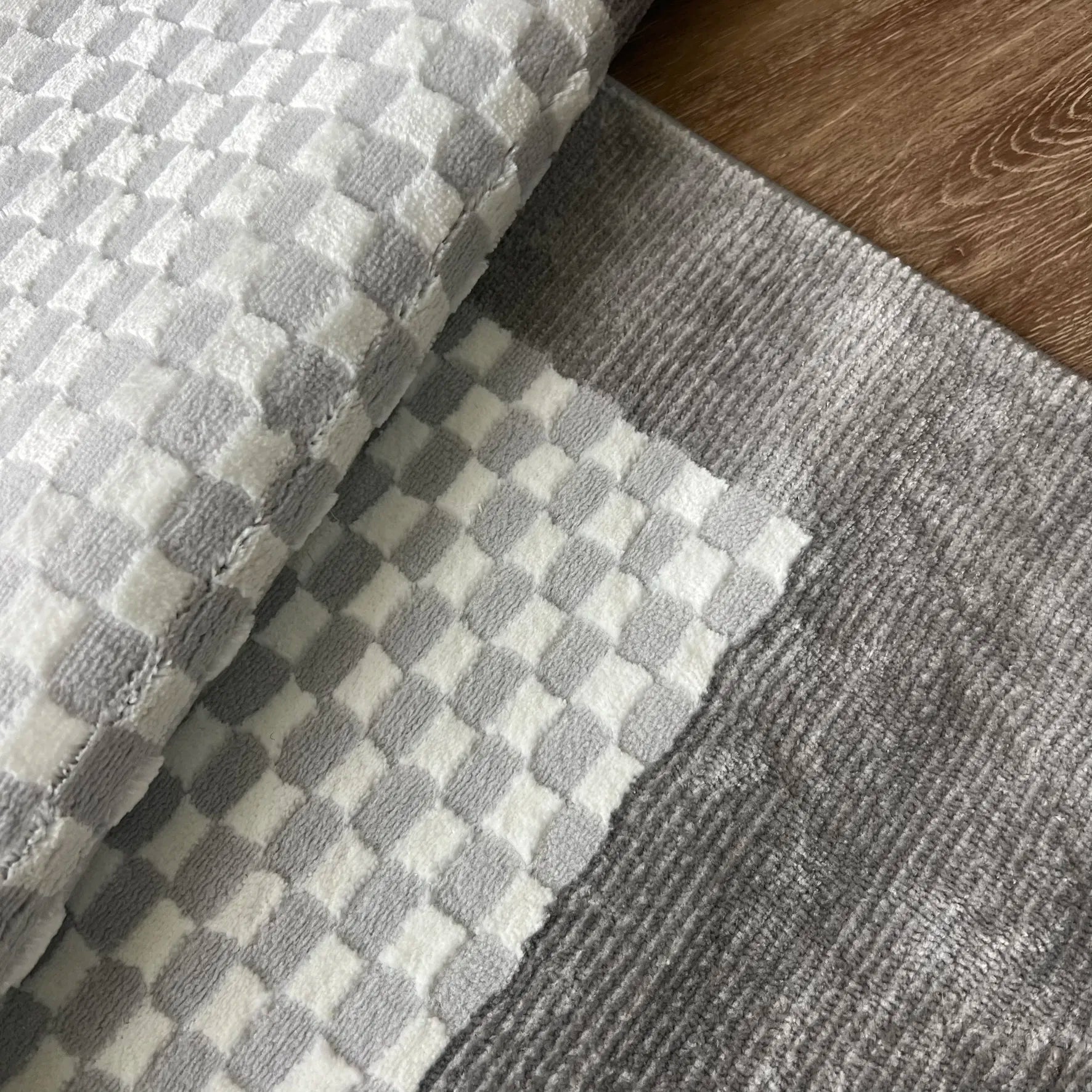 Garry Grey Carpet (Round)