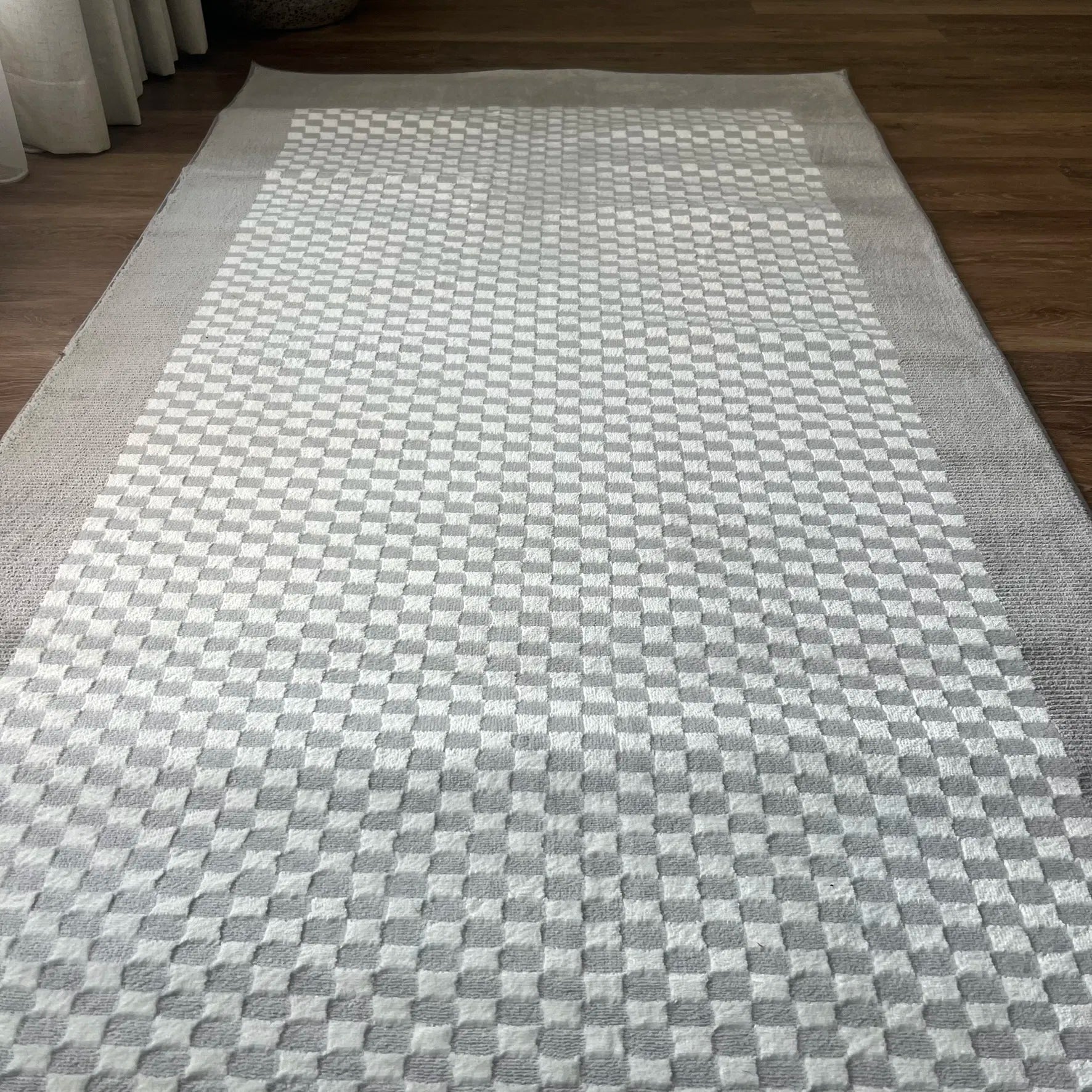 Garry Grey Carpet (Round)