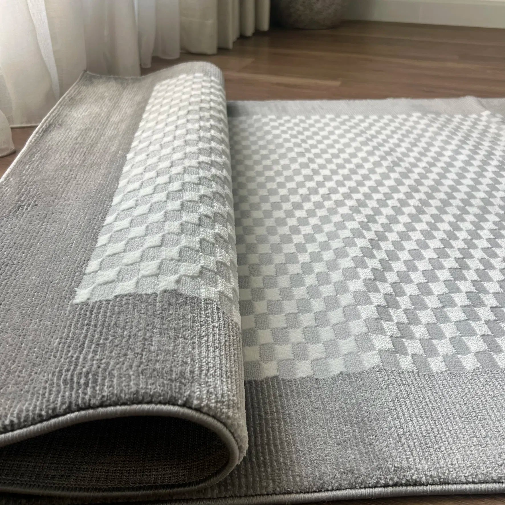 Garry Grey Carpet (Round)