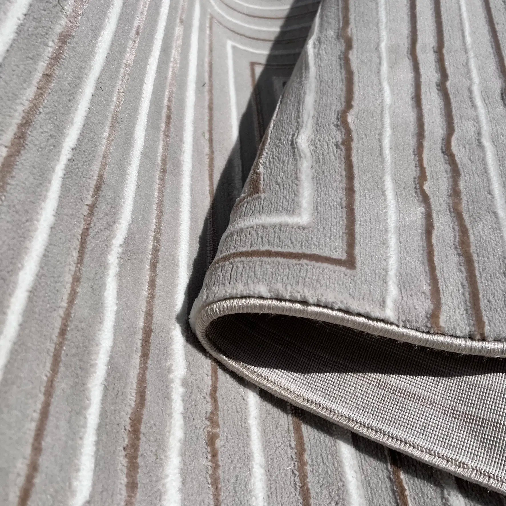 Lito Grey Carpet (Round)