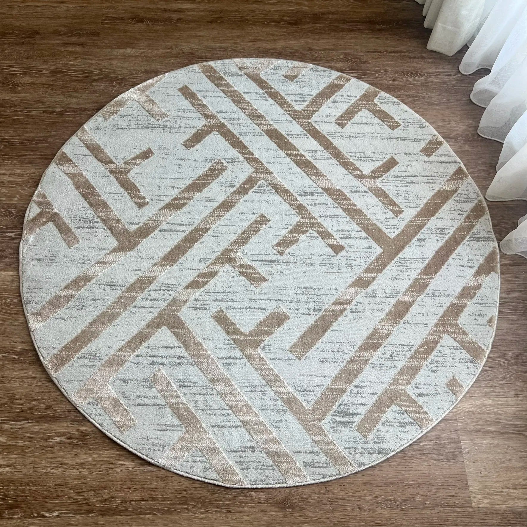 Lupin Grey, Beige Carpet (Round)