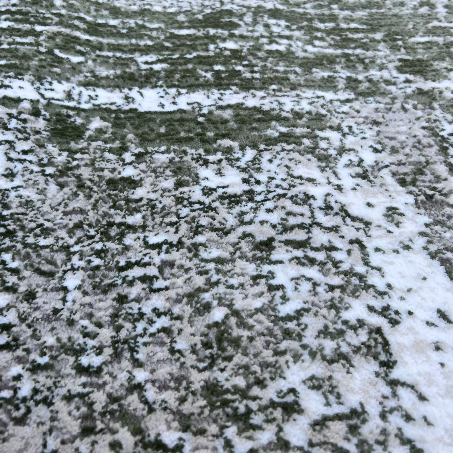 Dew Beige, Green Carpet (Runner)