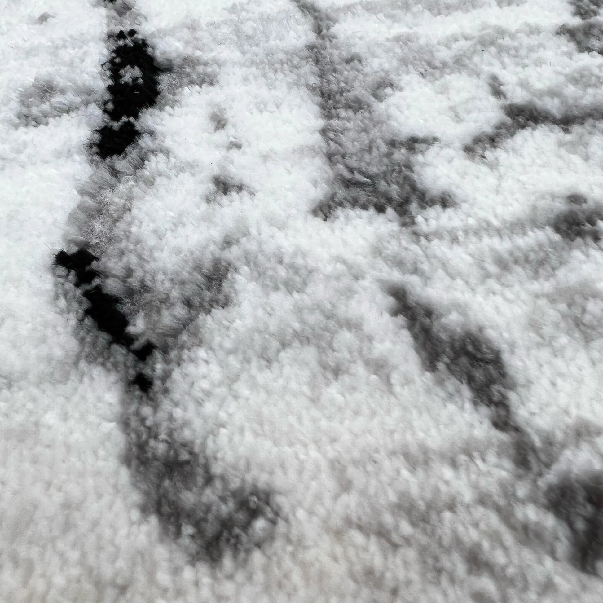 Supremo Grey, Black Carpet (Rectangle)