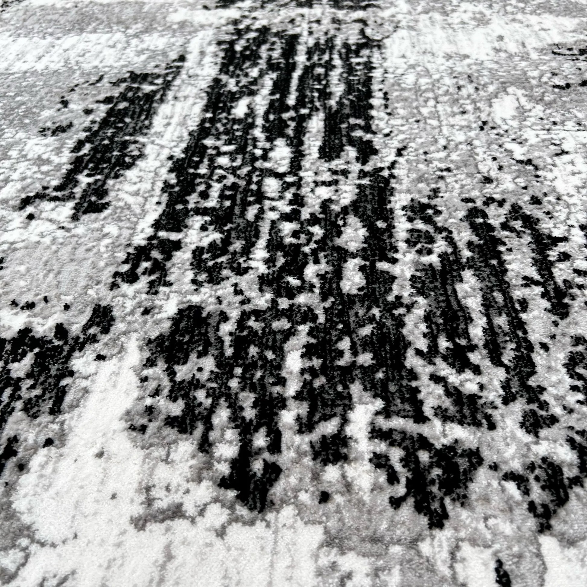 Supremo Grey, Black Carpet (Runner)