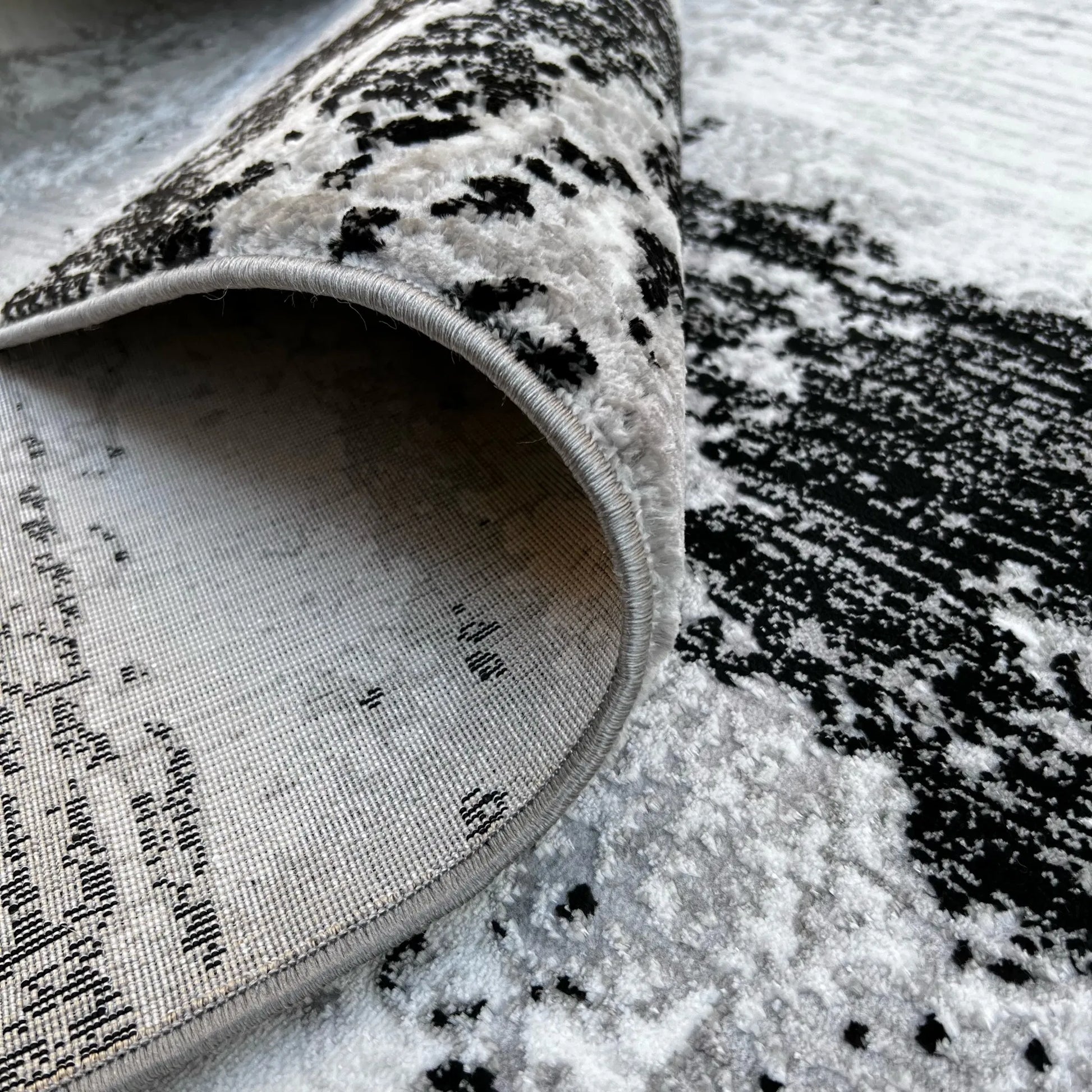 Supremo Grey, Black Carpet (Runner)