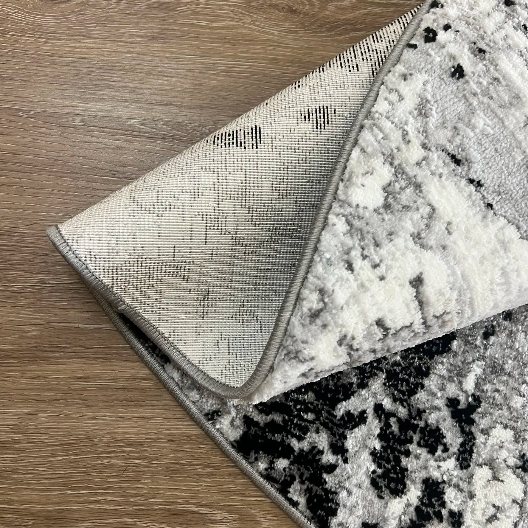 Supremo Grey, Black Carpet (Runner)