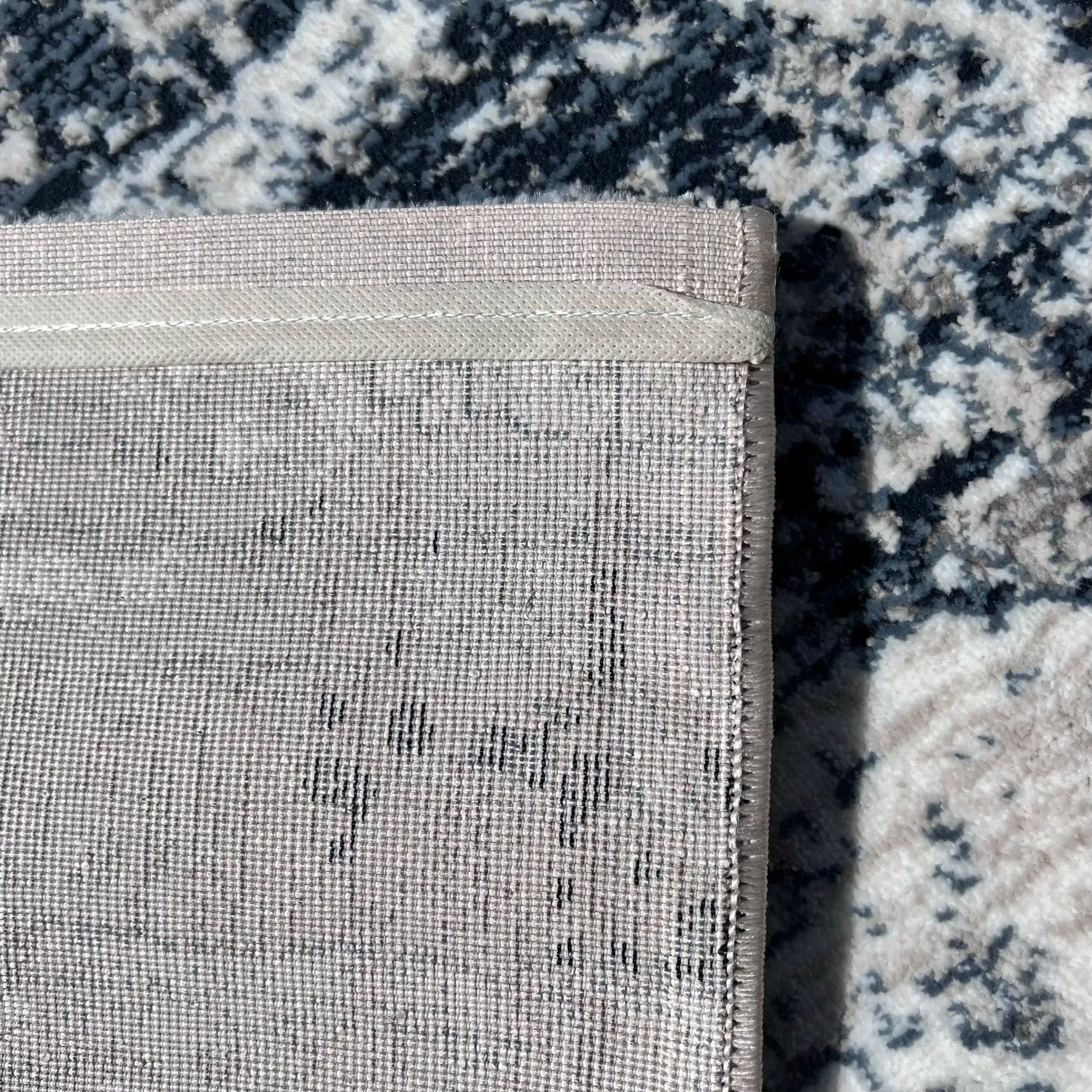 Shatha Beige, Navy Blue Carpet (Round)