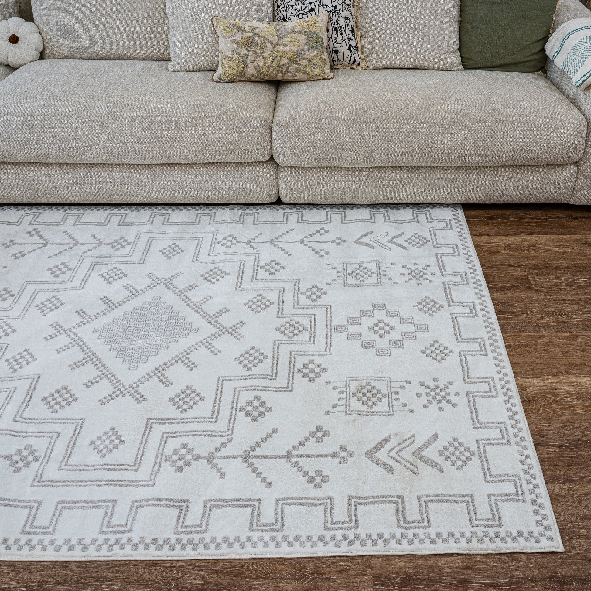 Simplicity-9892-Cream-2_a4afb500-ec25-43c9-8c76-0ae7f75bba98 - Handpicked Furniture AE