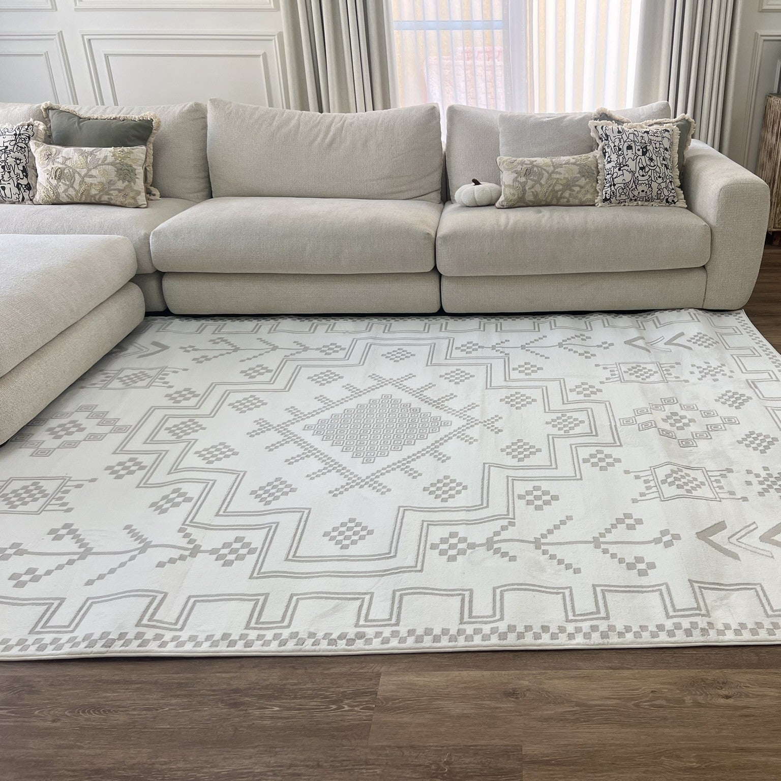 Simplicity-9892-Cream-8 - Handpicked Furniture AE