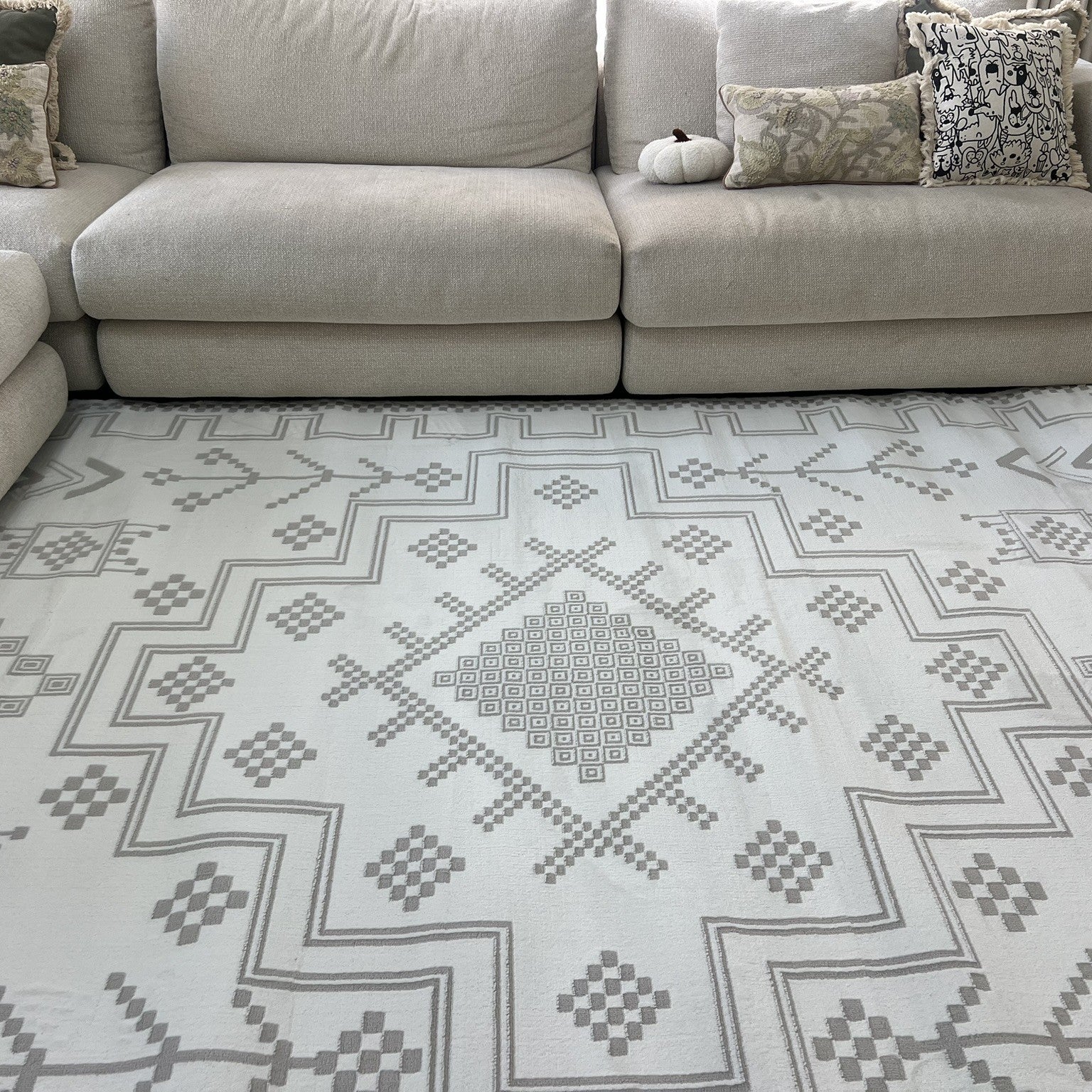 Simplicity-9892-Cream-9 - Handpicked Furniture AE