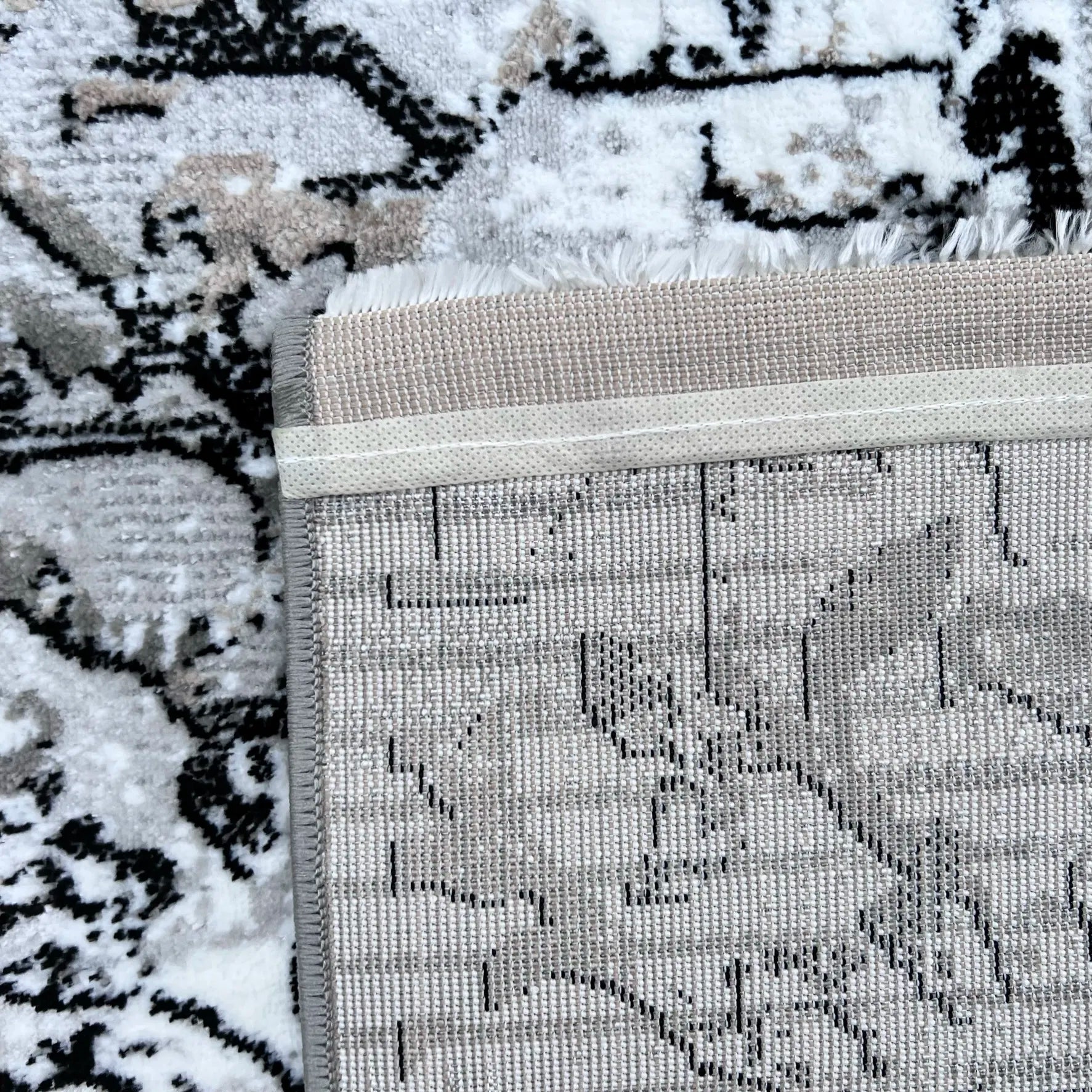 Mystery Grey, Black Carpet (Runner)