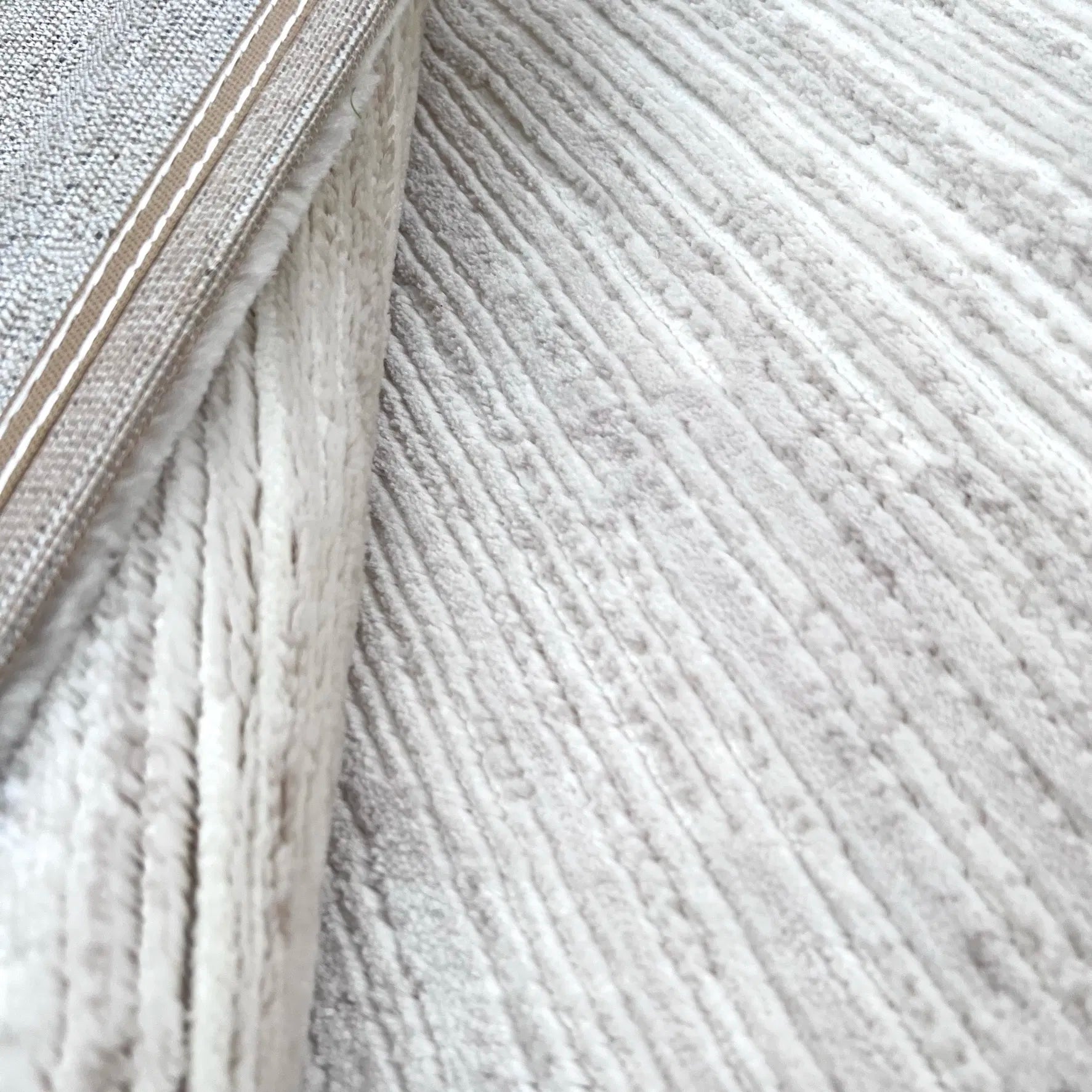 Leno Beige, White Carpet (Rectangle)
