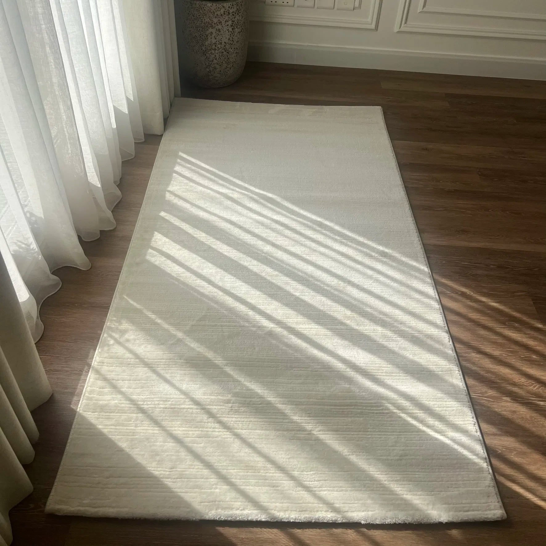 Snow White Carpet (Runner)